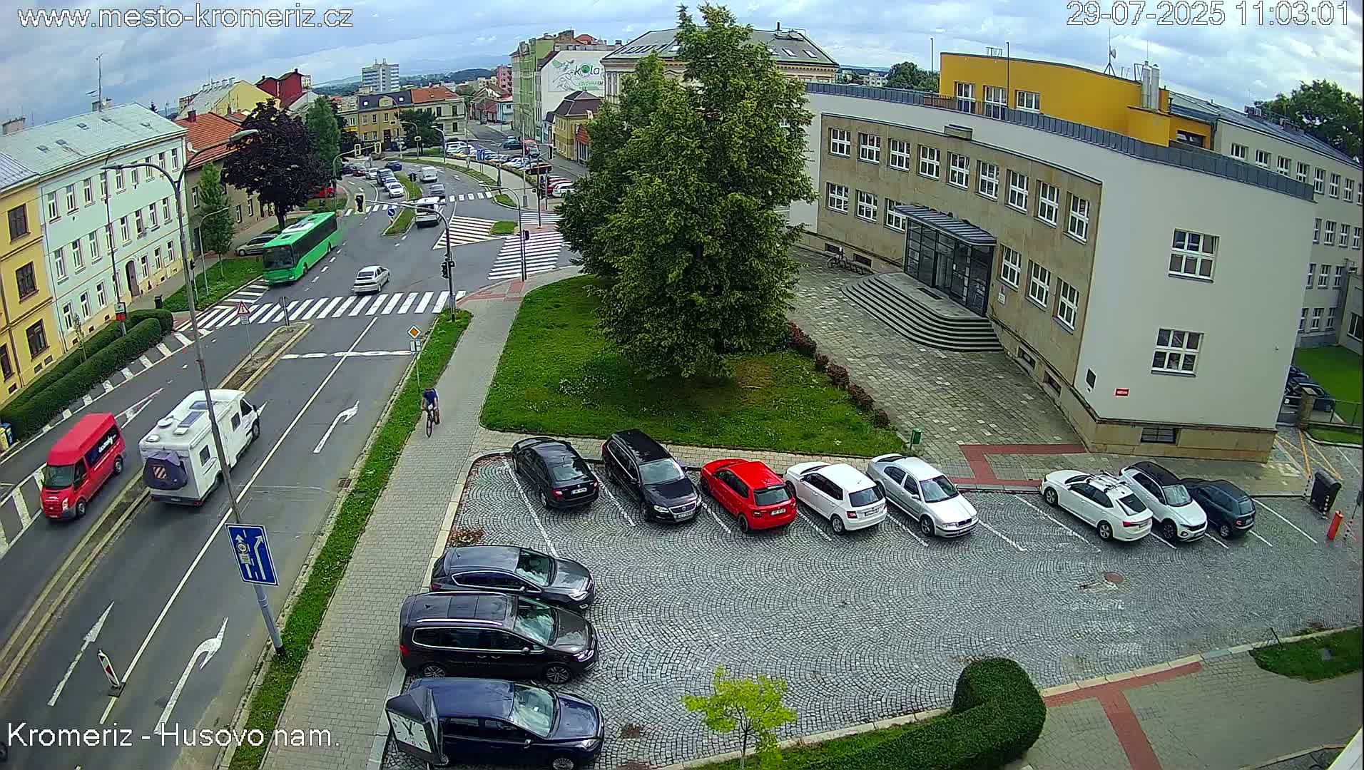 Kroměříž, Husovo & Kotojedska Náměstí  Square Intersection Live Cam - Kromeriz, Zlin, Czechia
