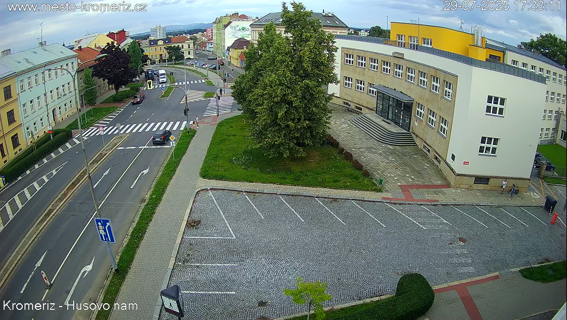 Kroměříž, Husovo & Kotojedska Náměstí  Square Intersection Live Cam - Kromeriz, Zlin, Czechia