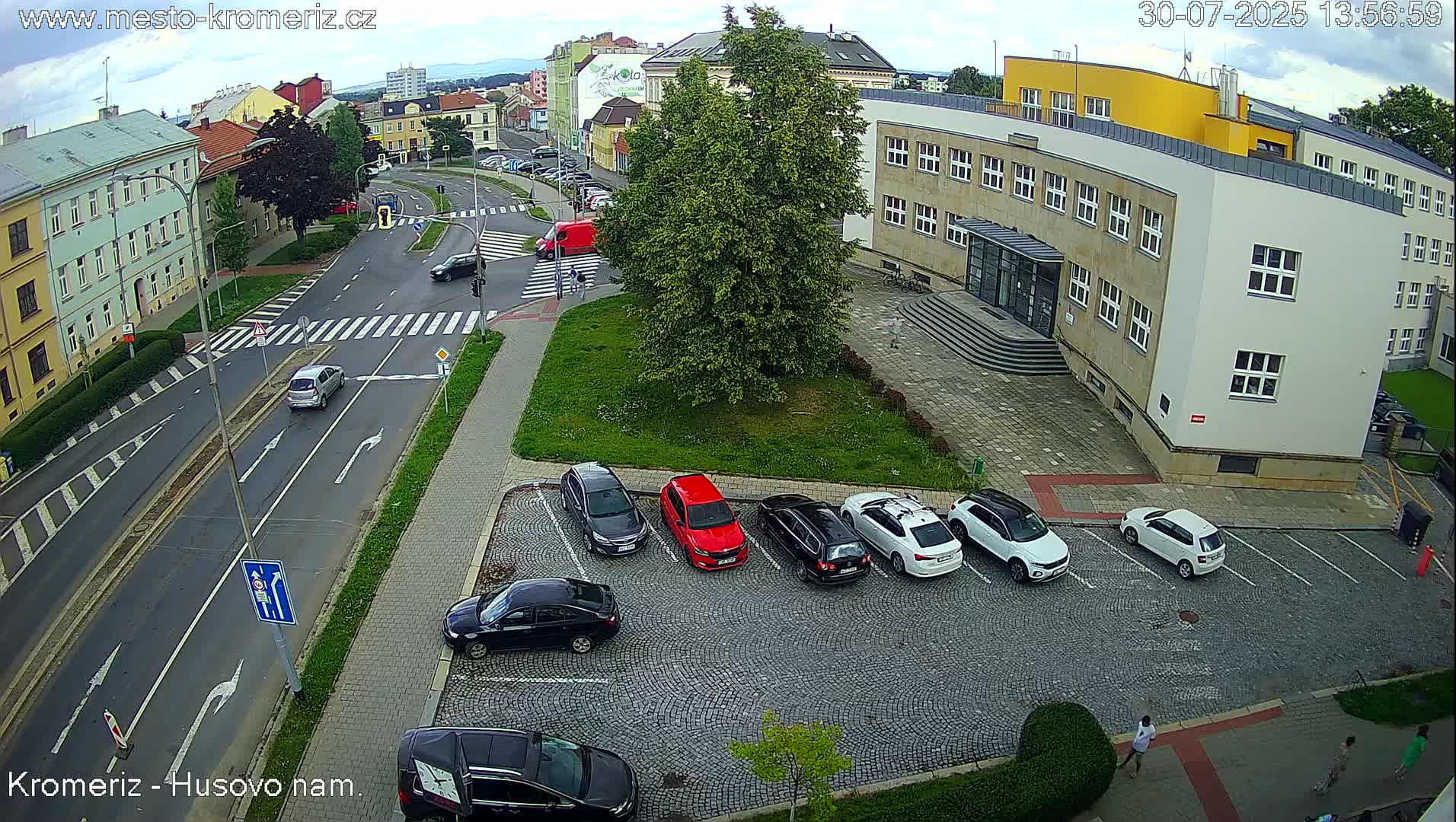 Kroměříž, Husovo & Kotojedska Náměstí  Square Intersection Live Cam - Kromeriz, Zlin, Czechia