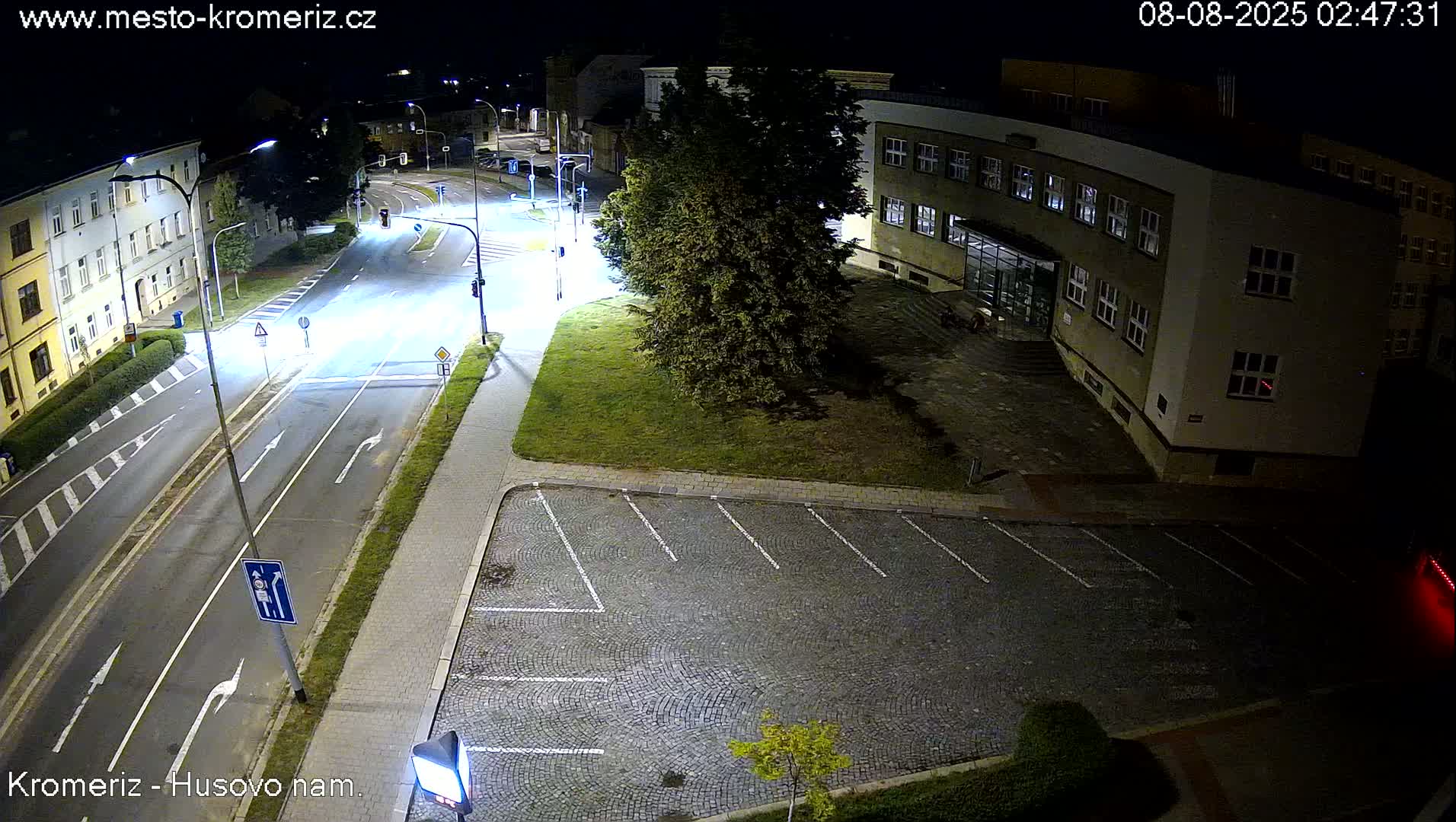 Kroměříž, Husovo & Kotojedska Náměstí  Square Intersection Live Cam - Kromeriz, Zlin, Czechia