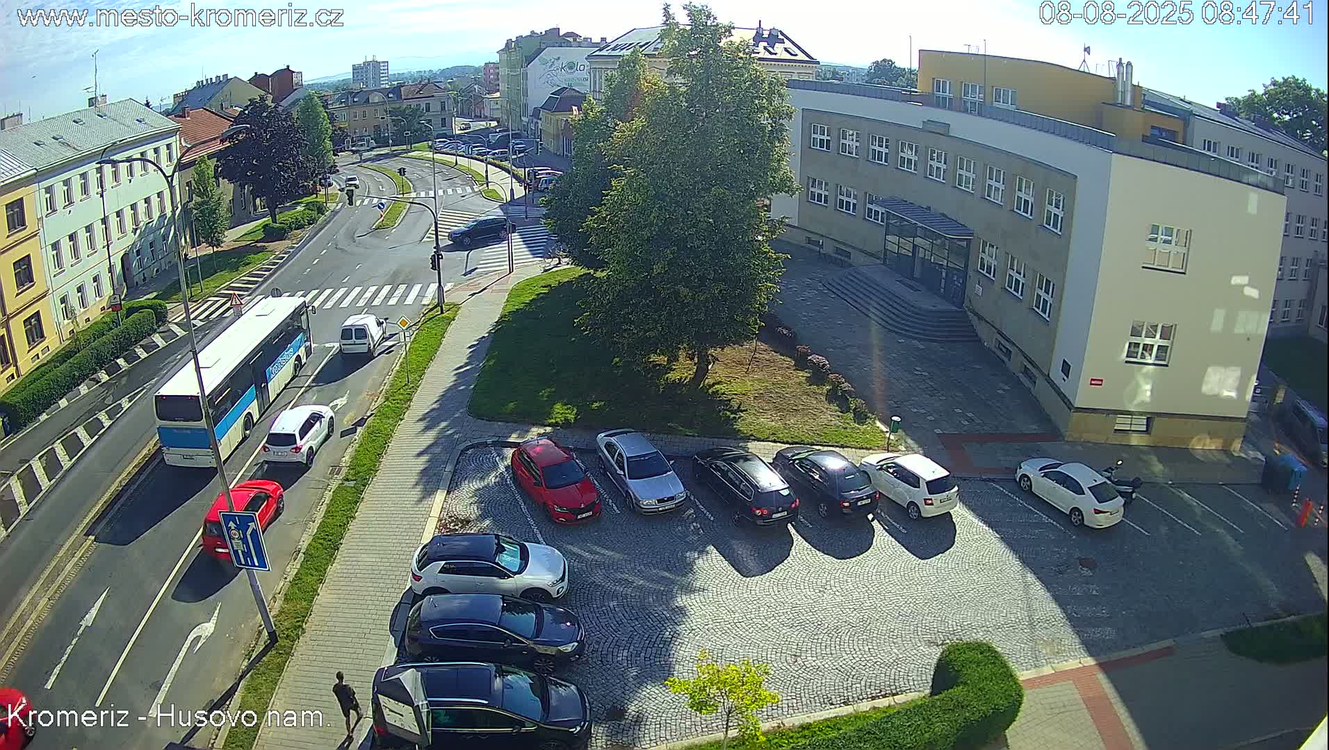 Kroměříž, Husovo & Kotojedska Náměstí  Square Intersection Live Cam - Kromeriz, Zlin, Czechia