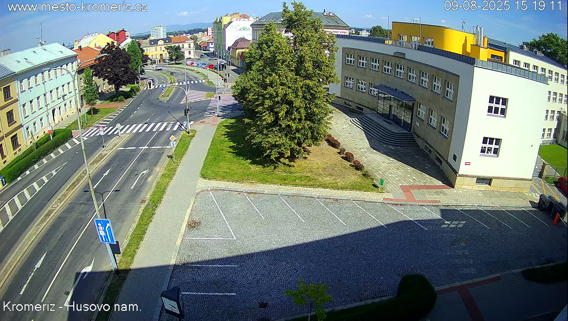 Kroměříž, Husovo & Kotojedska Náměstí  Square Intersection Live Cam - Kromeriz, Zlin, Czechia