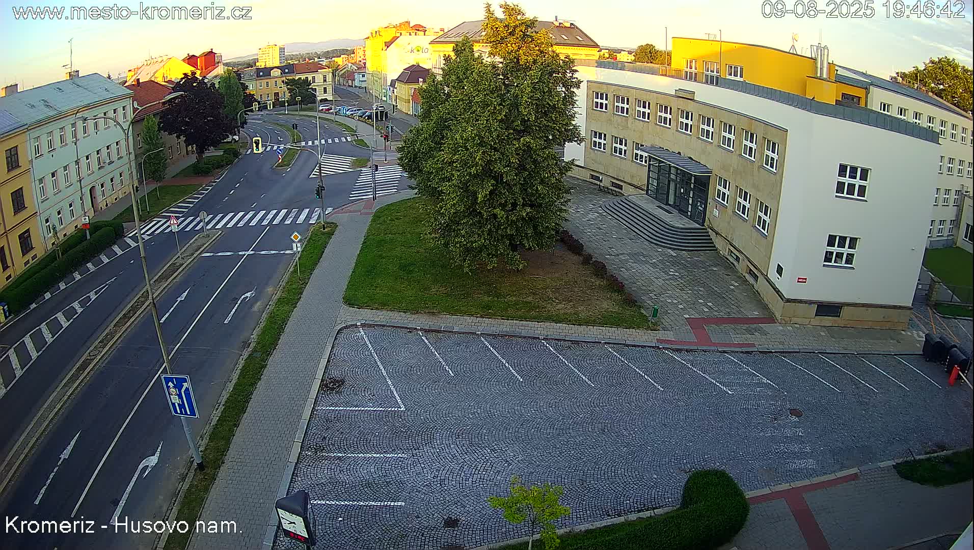 Kroměříž, Husovo & Kotojedska Náměstí  Square Intersection Live Cam - Kromeriz, Zlin, Czechia
