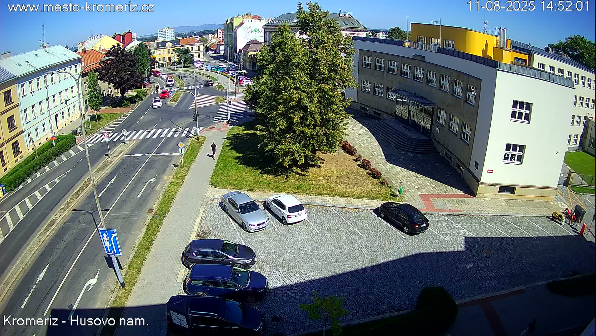 Kroměříž, Husovo & Kotojedska Náměstí  Square Intersection Live Cam - Kromeriz, Zlin, Czechia
