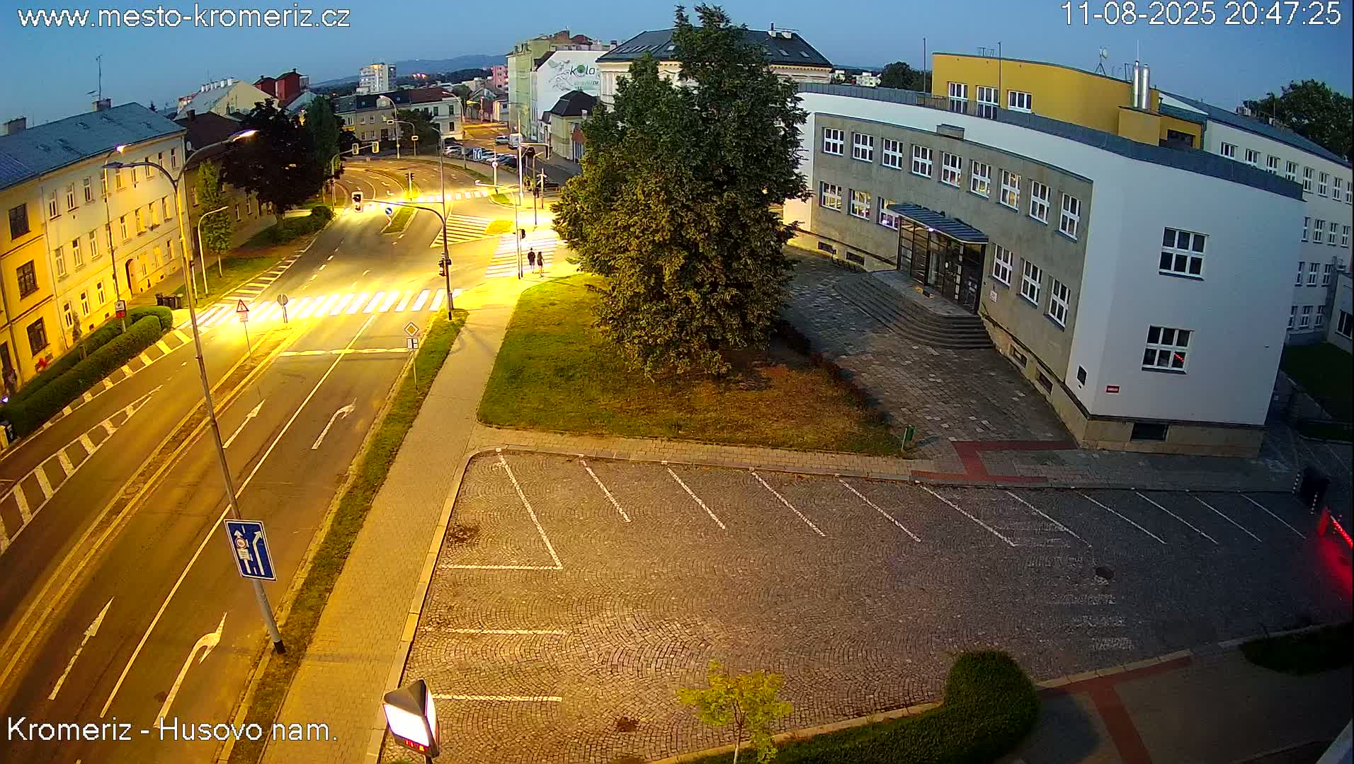 Kroměříž, Husovo & Kotojedska Náměstí  Square Intersection Live Cam - Kromeriz, Zlin, Czechia