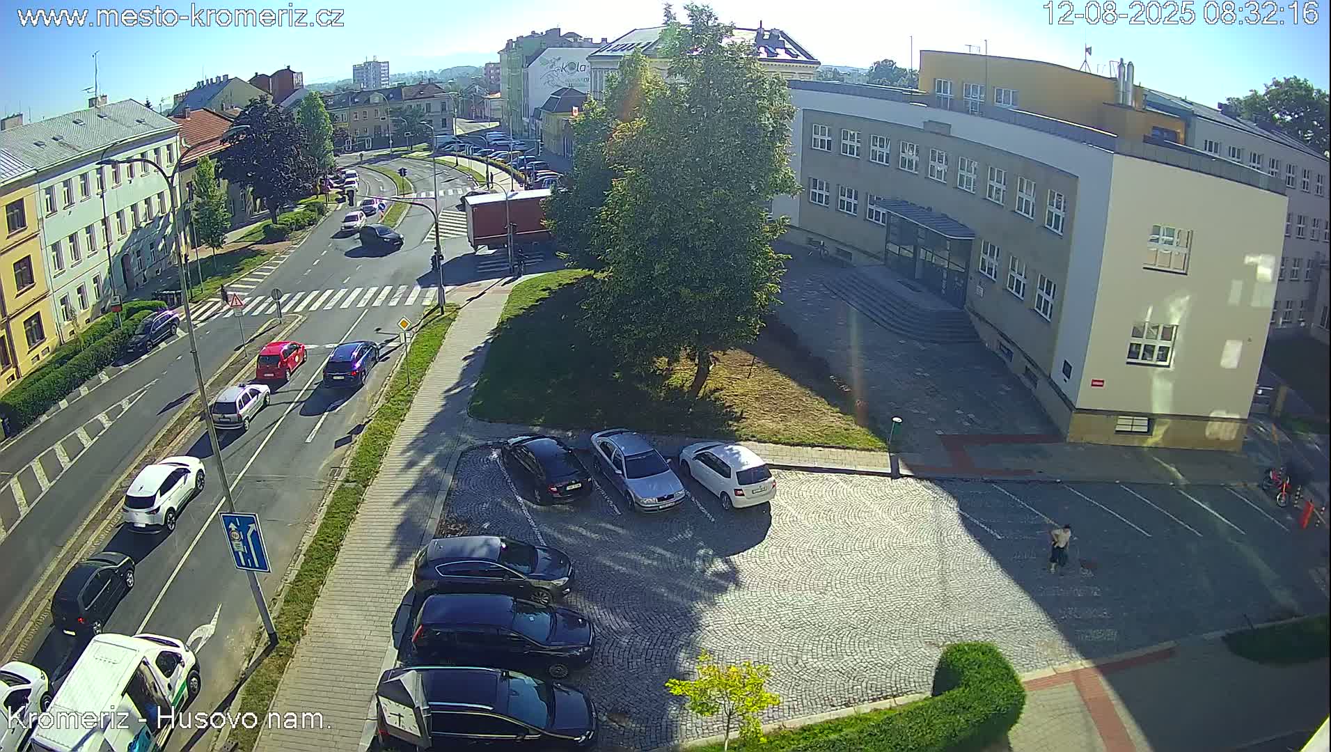 Kroměříž, Husovo & Kotojedska Náměstí  Square Intersection Live Cam - Kromeriz, Zlin, Czechia