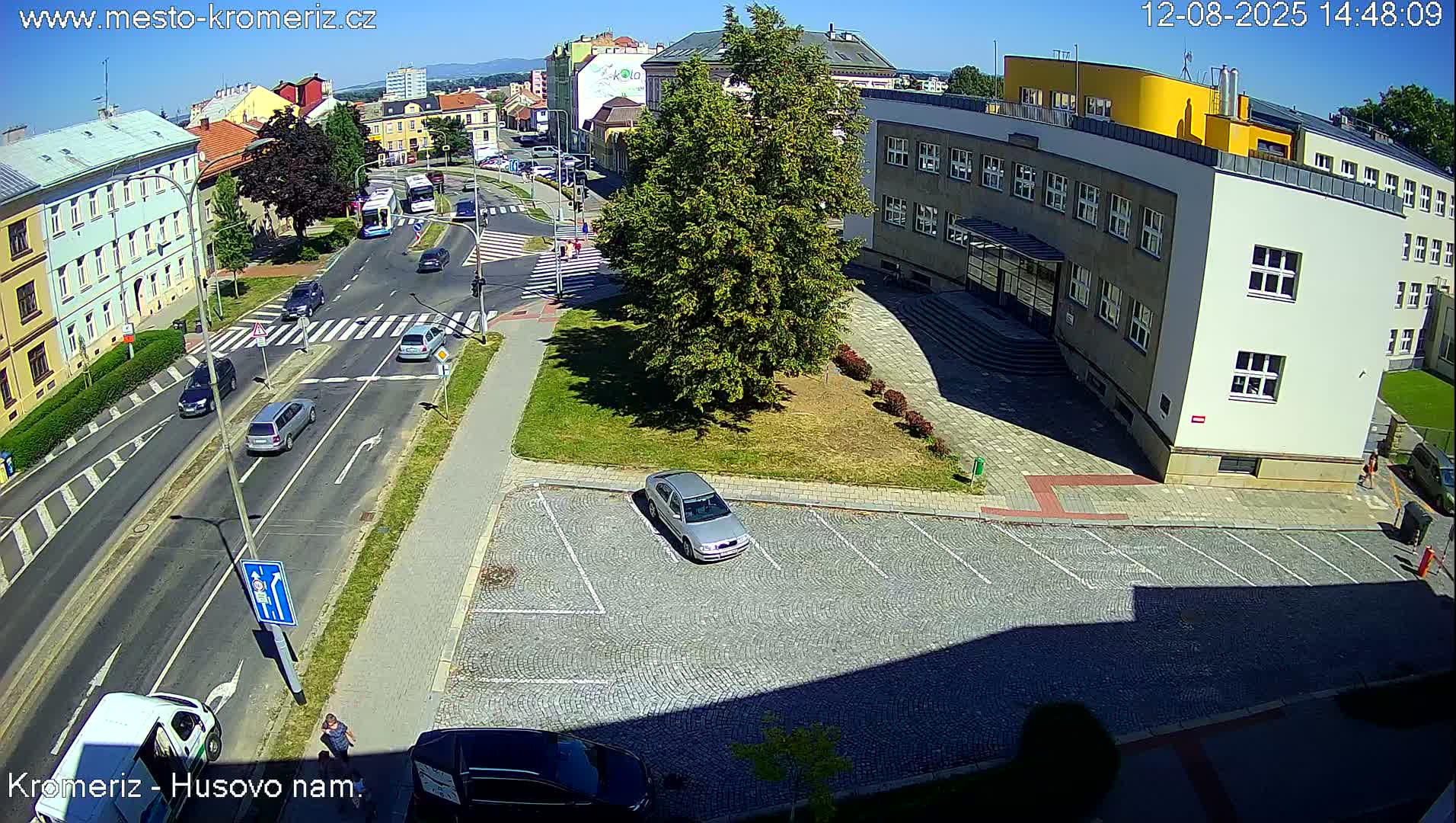 Kroměříž, Husovo & Kotojedska Náměstí  Square Intersection Live Cam - Kromeriz, Zlin, Czechia