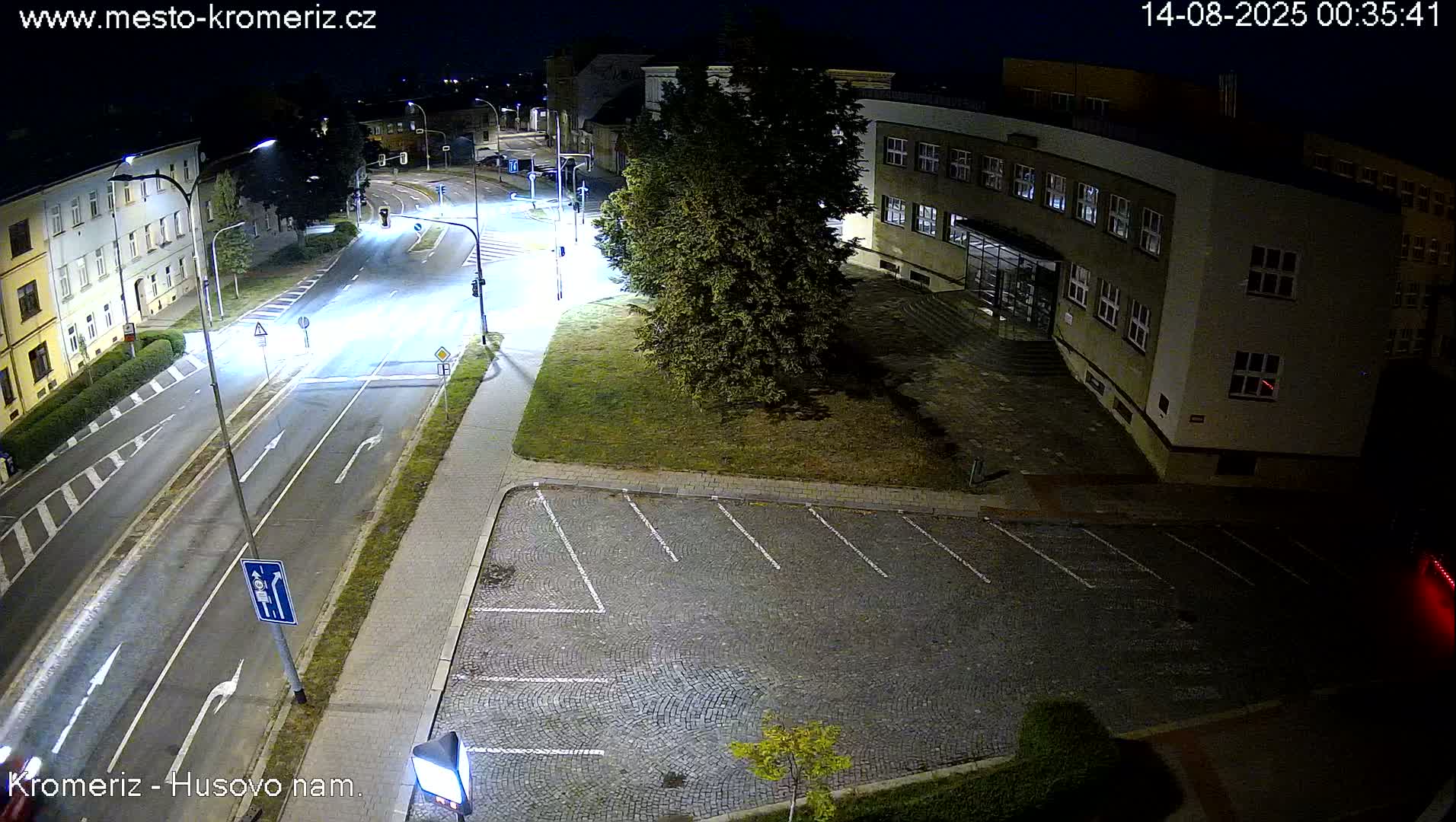 Kroměříž, Husovo & Kotojedska Náměstí  Square Intersection Live Cam - Kromeriz, Zlin, Czechia