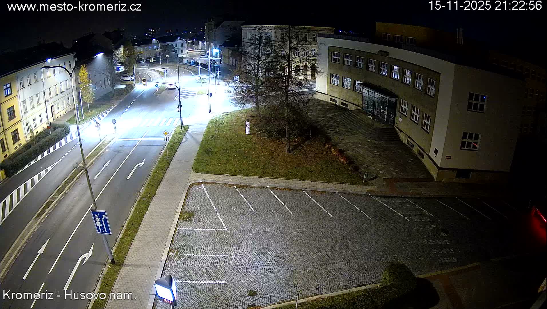 Kroměříž, Husovo & Kotojedska Náměstí  Square Intersection Live Cam - Kromeriz, Zlin, Czechia