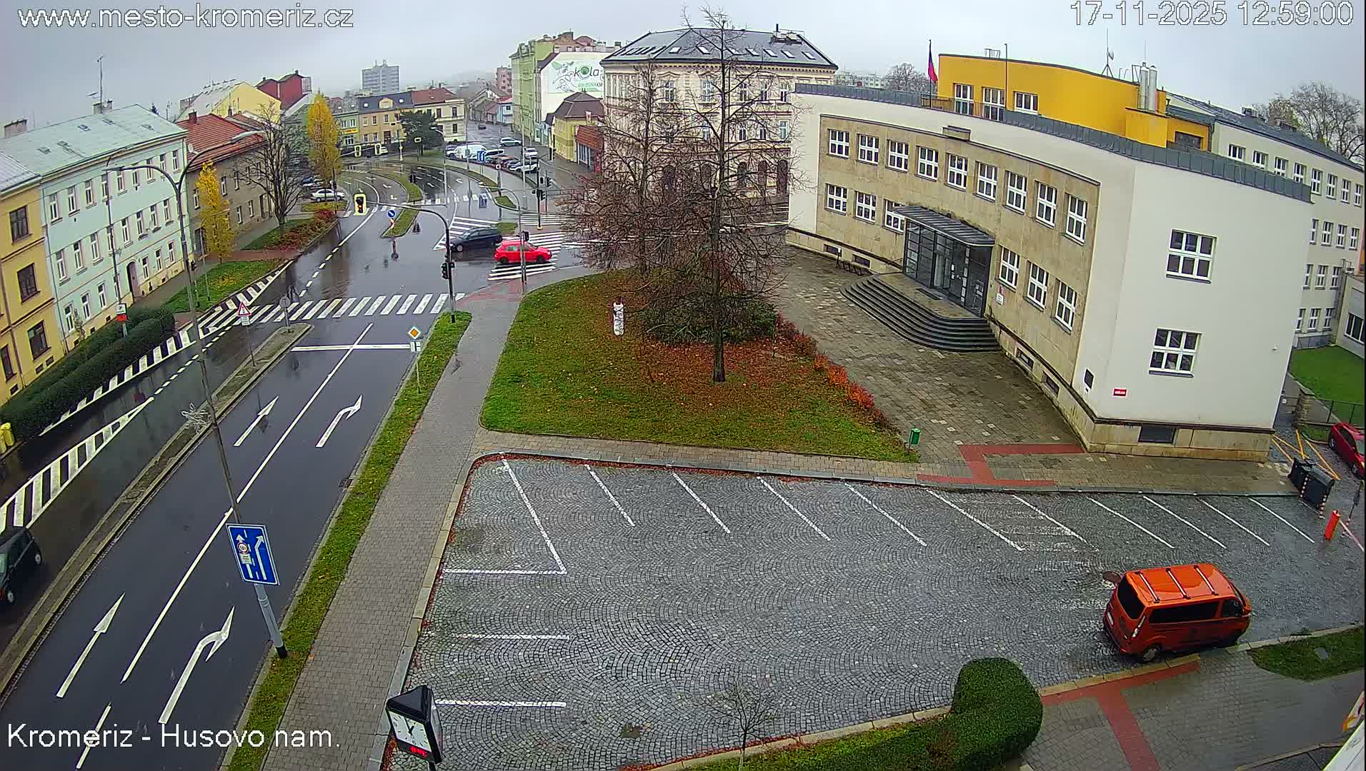 Kroměříž, Husovo & Kotojedska Náměstí  Square Intersection Live Cam - Kromeriz, Zlin, Czechia