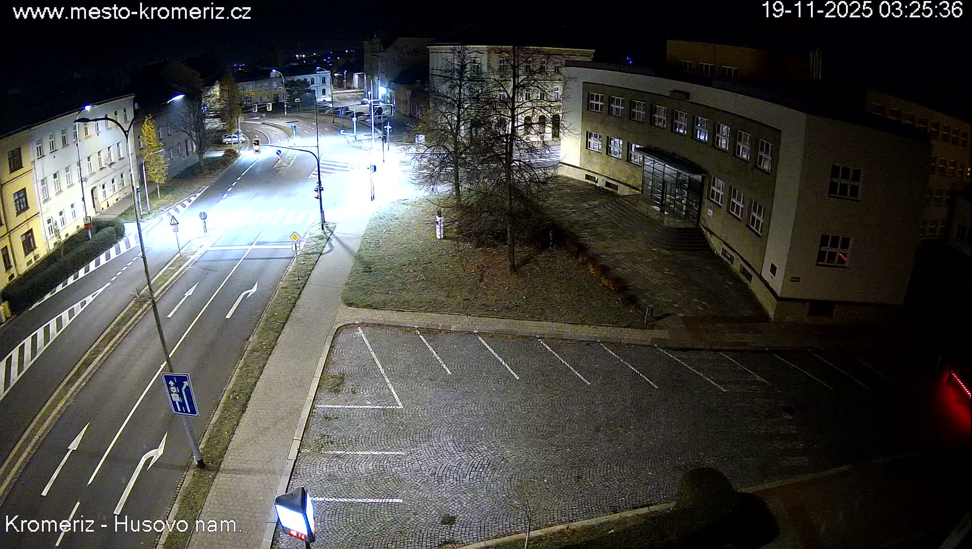Kroměříž, Husovo & Kotojedska Náměstí  Square Intersection Live Cam - Kromeriz, Zlin, Czechia