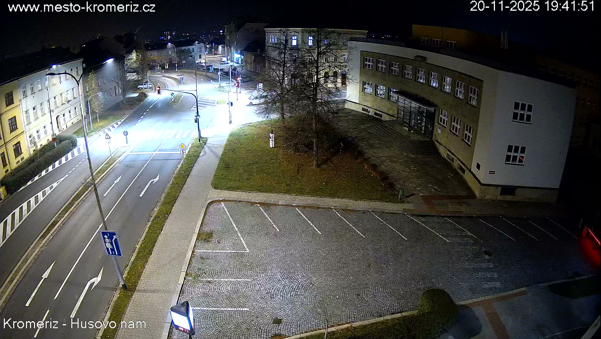 Kroměříž, Husovo & Kotojedska Náměstí  Square Intersection Live Cam - Kromeriz, Zlin, Czechia