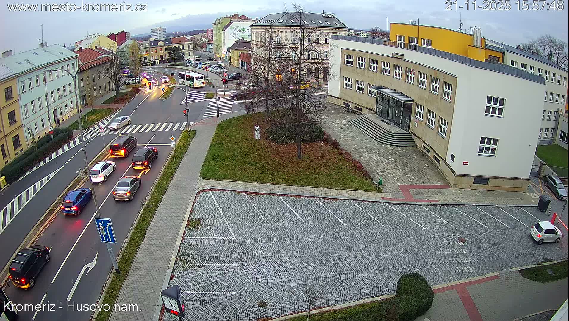 Kroměříž, Husovo & Kotojedska Náměstí  Square Intersection Live Cam - Kromeriz, Zlin, Czechia
