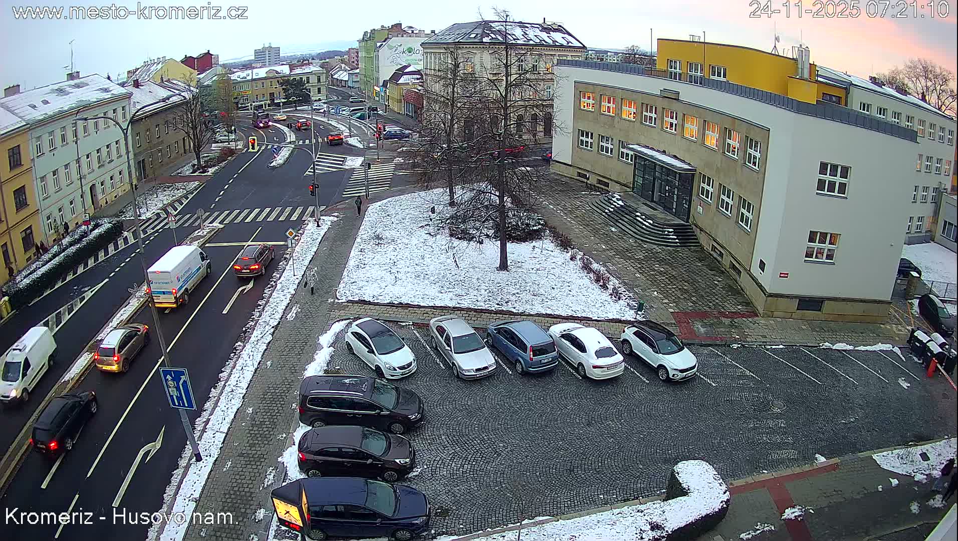 Kroměříž, Husovo & Kotojedska Náměstí  Square Intersection Live Cam - Kromeriz, Zlin, Czechia