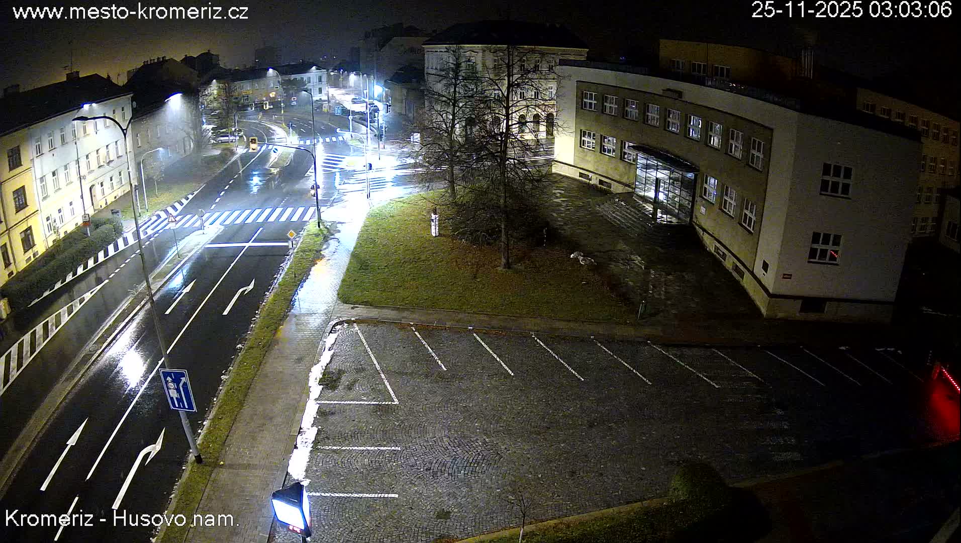 Kroměříž, Husovo & Kotojedska Náměstí  Square Intersection Live Cam - Kromeriz, Zlin, Czechia