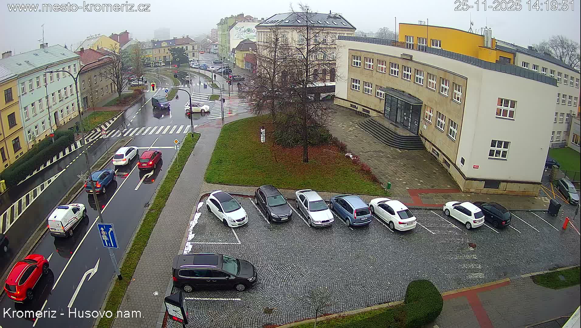 Kroměříž, Husovo & Kotojedska Náměstí  Square Intersection Live Cam - Kromeriz, Zlin, Czechia