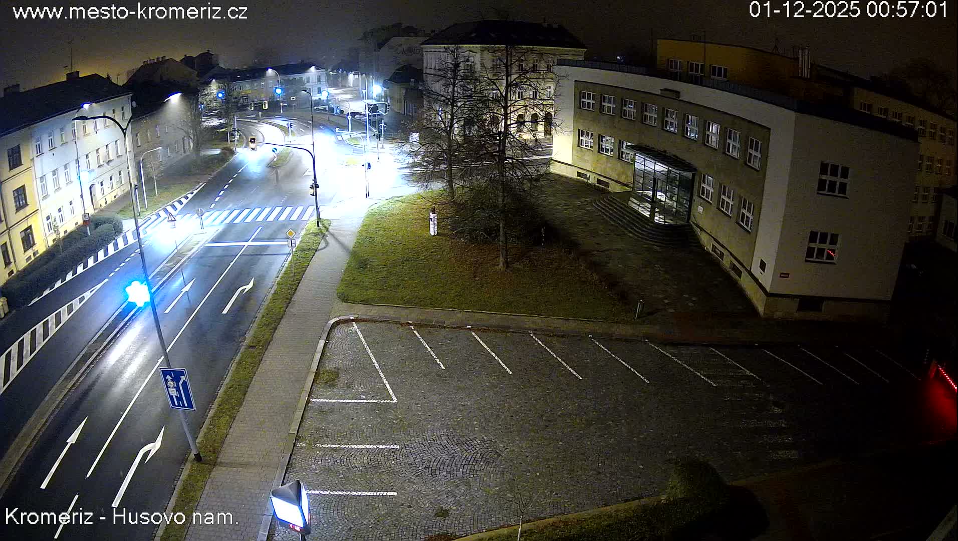 Kroměříž, Husovo & Kotojedska Náměstí  Square Intersection Live Cam - Kromeriz, Zlin, Czechia