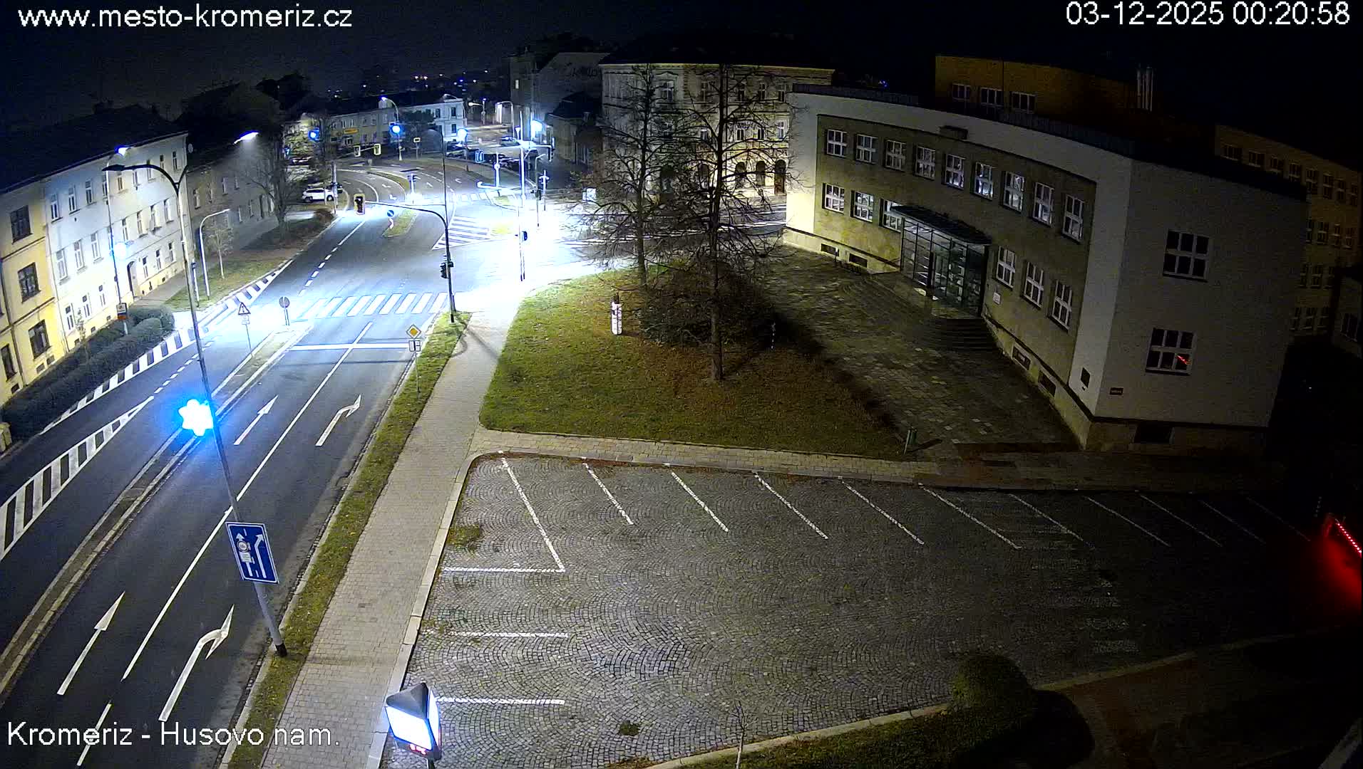 Kroměříž, Husovo & Kotojedska Náměstí  Square Intersection Live Cam - Kromeriz, Zlin, Czechia