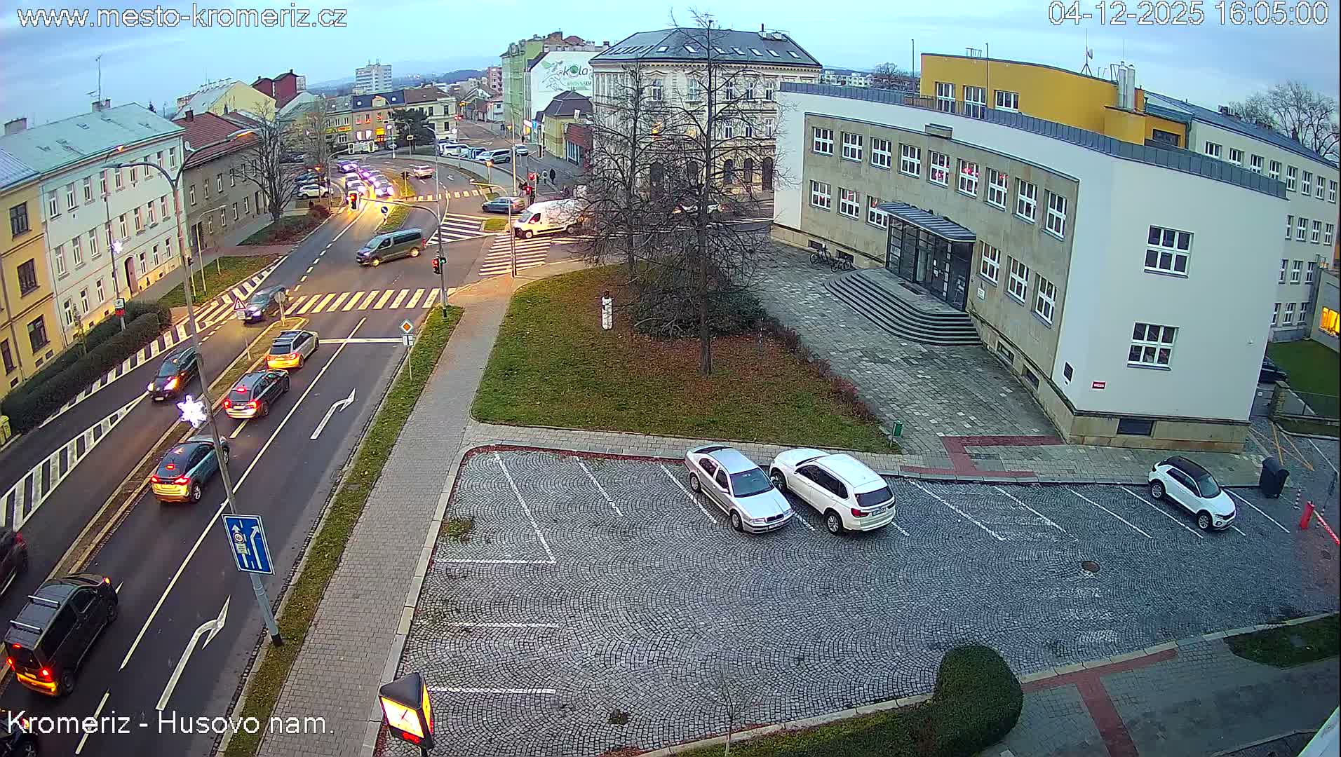 Kroměříž, Husovo & Kotojedska Náměstí  Square Intersection Live Cam - Kromeriz, Zlin, Czechia
