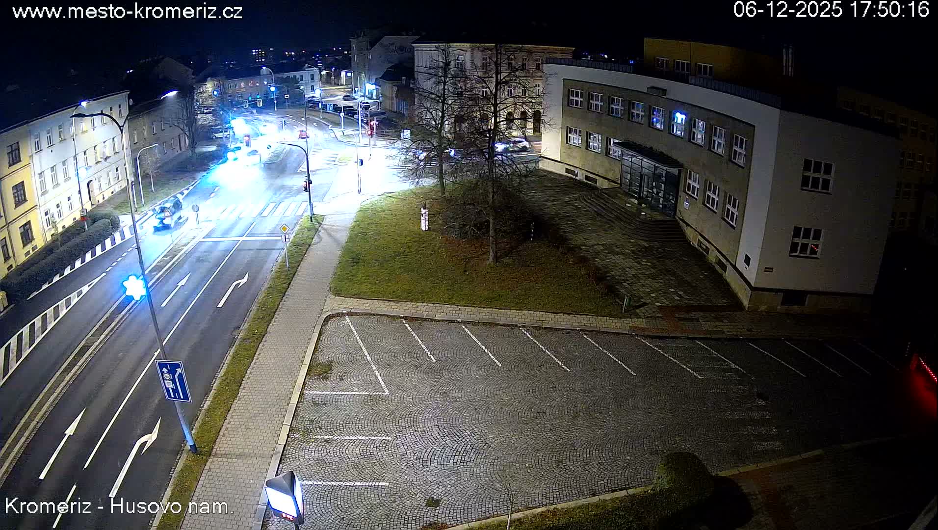 Kroměříž, Husovo & Kotojedska Náměstí  Square Intersection Live Cam - Kromeriz, Zlin, Czechia