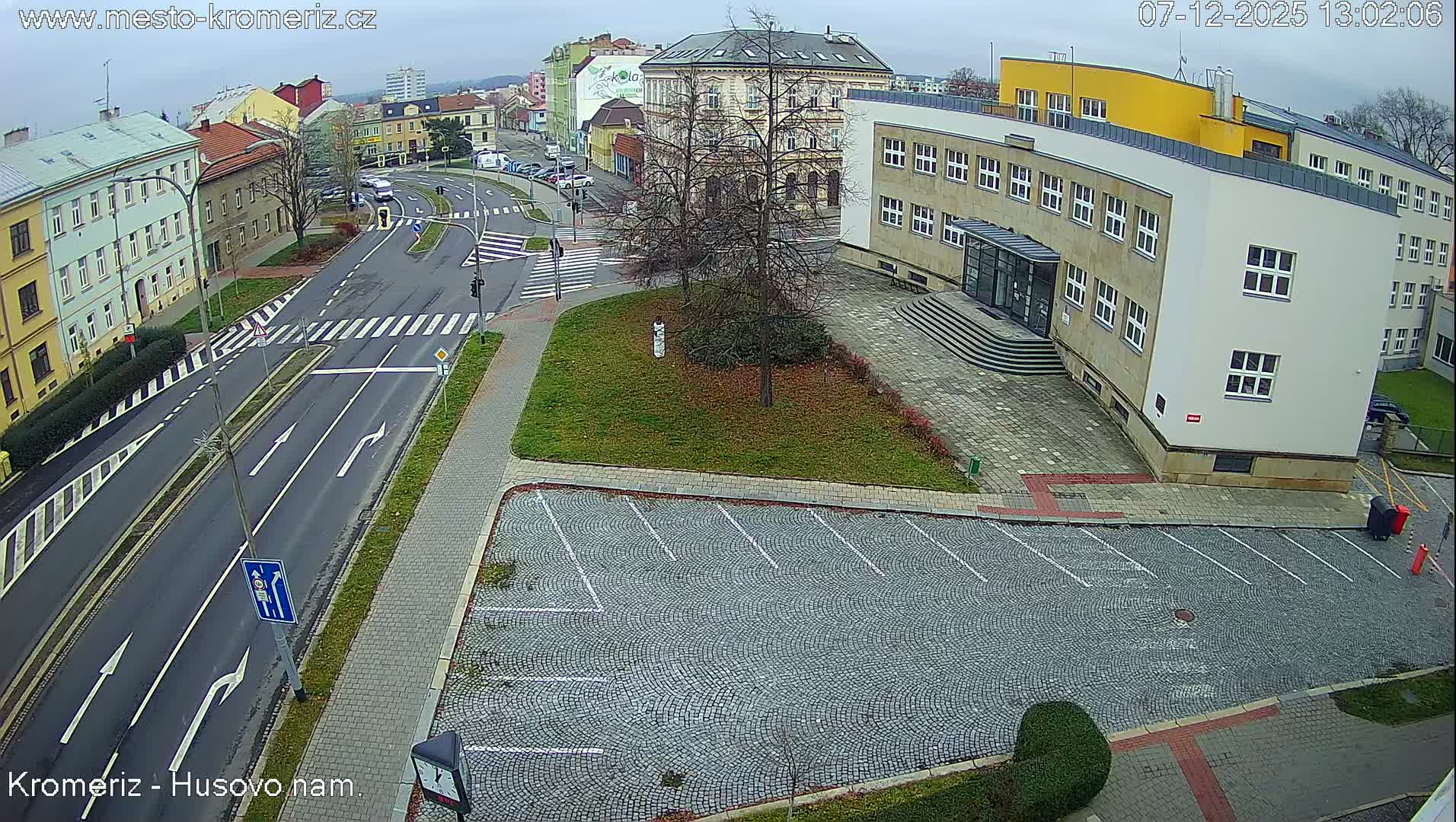 Kroměříž, Husovo & Kotojedska Náměstí  Square Intersection Live Cam - Kromeriz, Zlin, Czechia