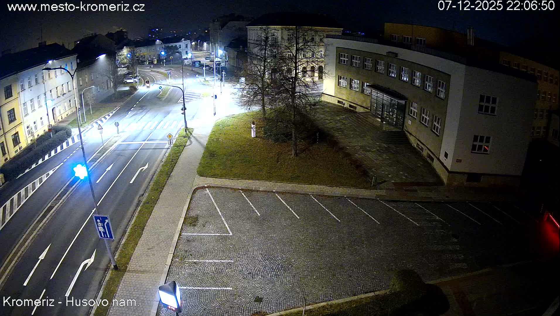 Kroměříž, Husovo & Kotojedska Náměstí  Square Intersection Live Cam - Kromeriz, Zlin, Czechia