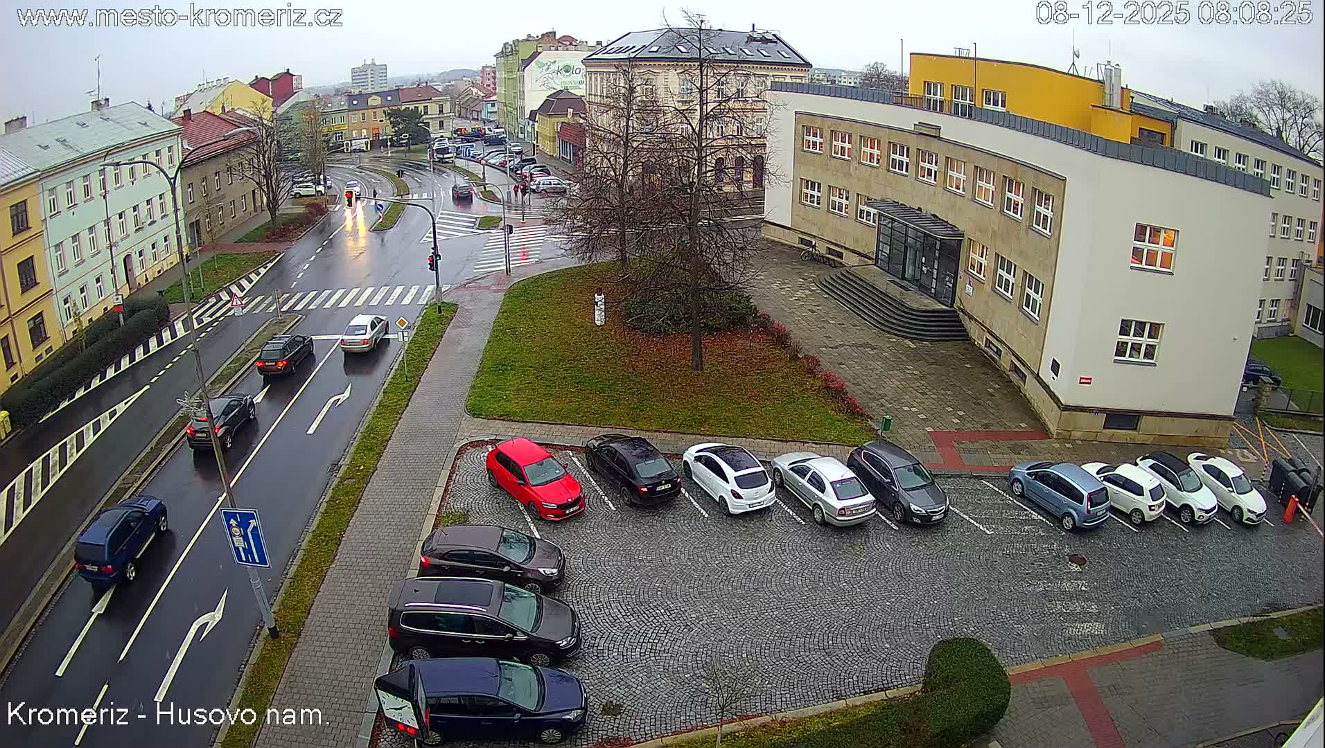 Kroměříž, Husovo & Kotojedska Náměstí  Square Intersection Live Cam - Kromeriz, Zlin, Czechia