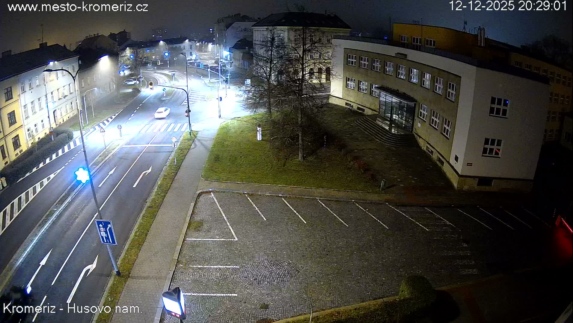 Kroměříž, Husovo & Kotojedska Náměstí  Square Intersection Live Cam - Kromeriz, Zlin, Czechia