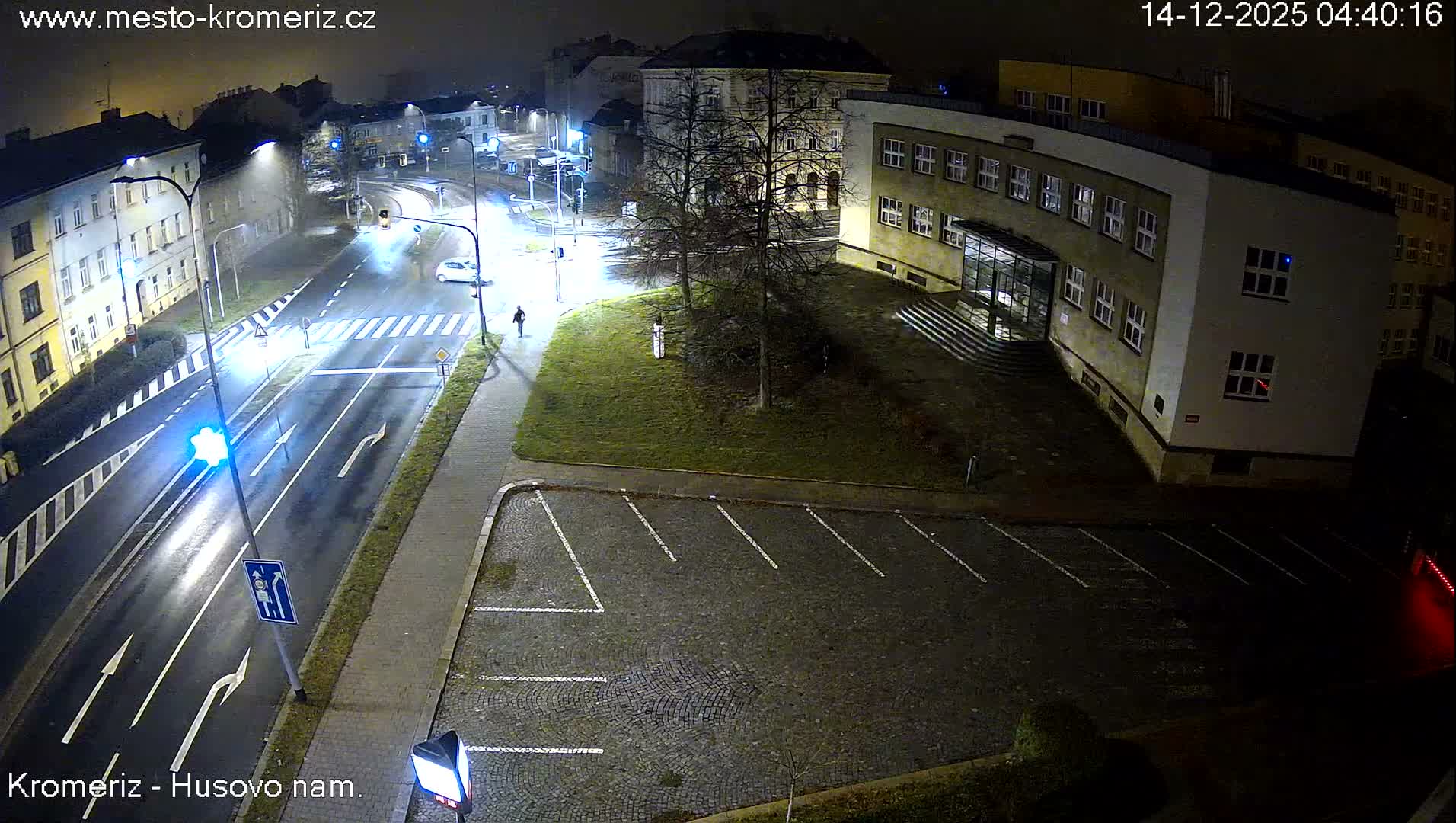 Kroměříž, Husovo & Kotojedska Náměstí  Square Intersection Live Cam - Kromeriz, Zlin, Czechia