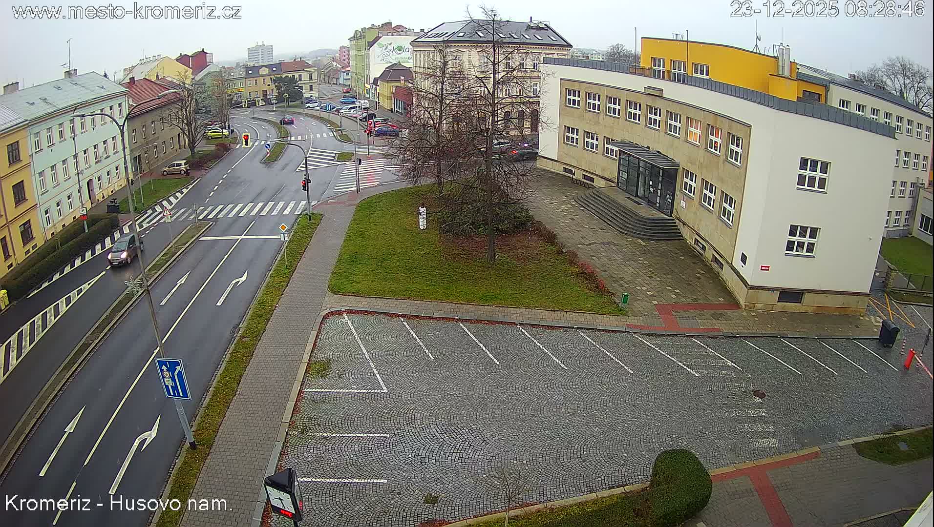 Kroměříž, Husovo & Kotojedska Náměstí  Square Intersection Live Cam - Kromeriz, Zlin, Czechia