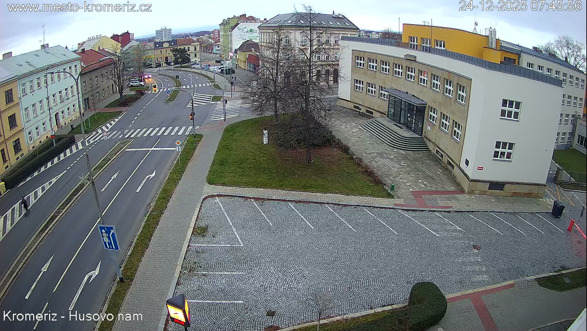 Kroměříž, Husovo & Kotojedska Náměstí  Square Intersection Live Cam - Kromeriz, Zlin, Czechia