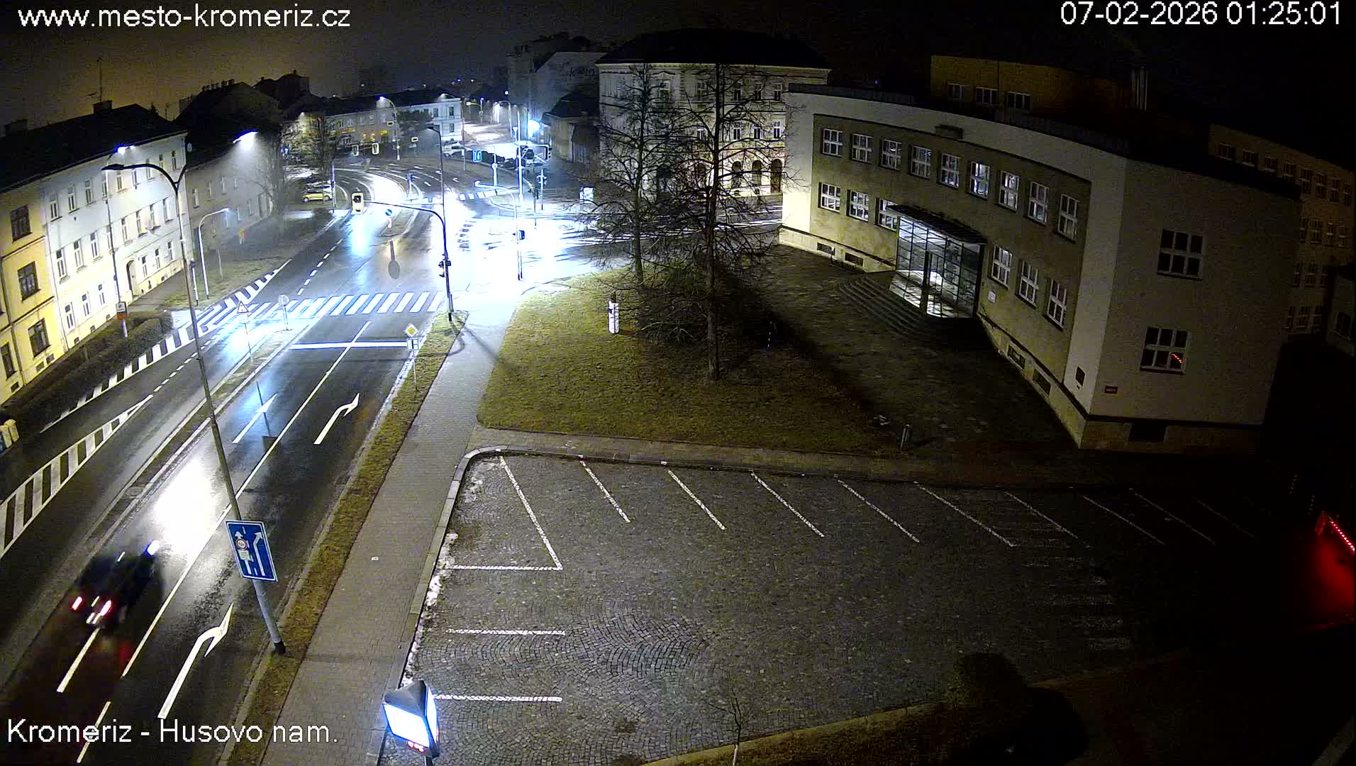 Kroměříž, Husovo & Kotojedska Náměstí  Square Intersection Live Cam - Kromeriz, Zlin, Czechia