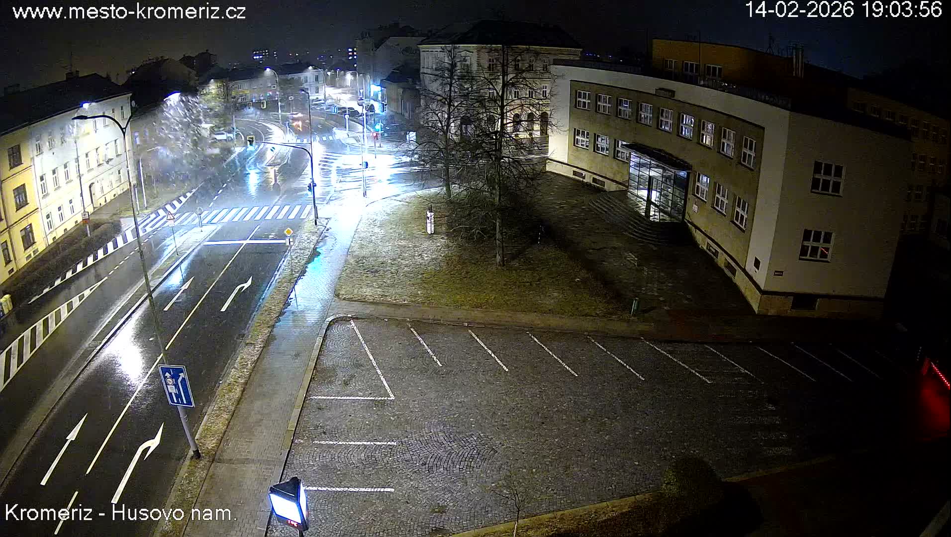 Kroměříž, Husovo & Kotojedska Náměstí  Square Intersection Live Cam - Kromeriz, Zlin, Czechia