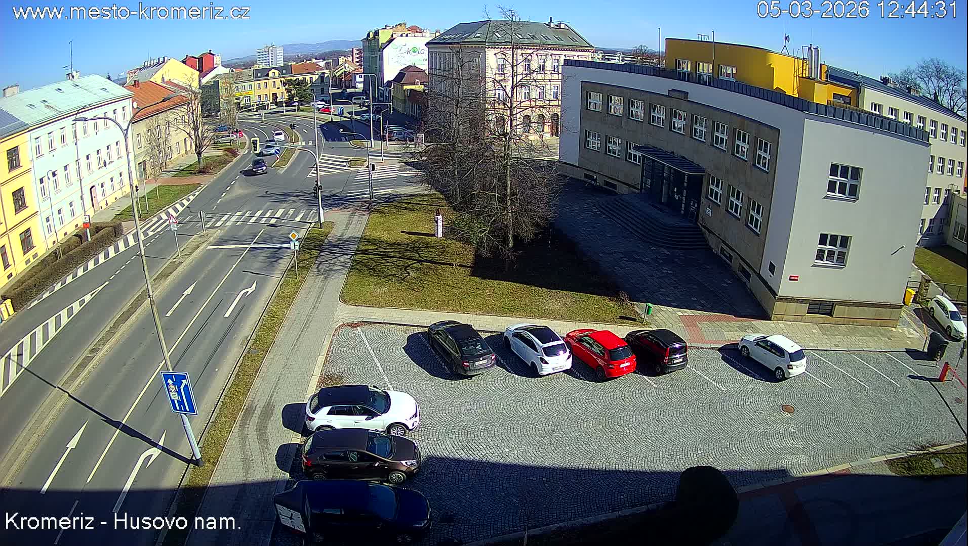 Kroměříž, Husovo & Kotojedska Náměstí  Square Intersection Live Cam - Kromeriz, Zlin, Czechia