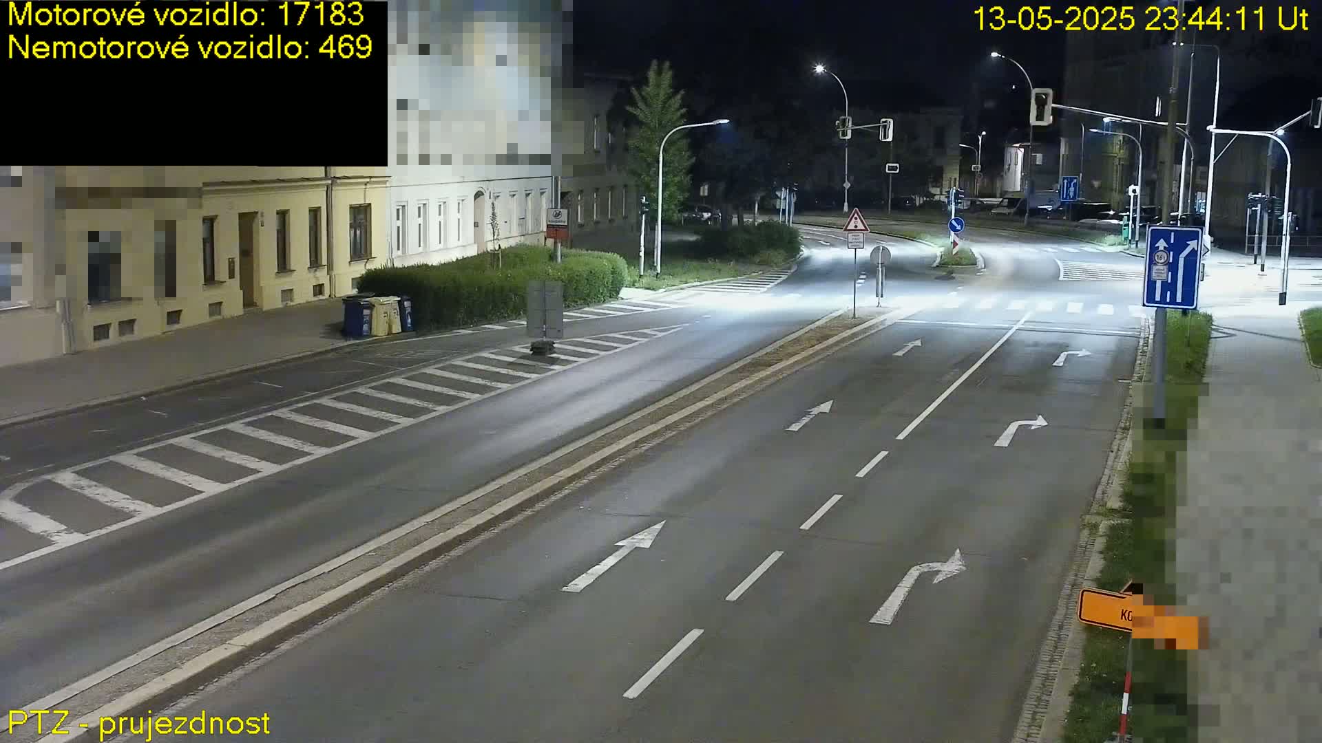 Kroměříž, Husovo & Kotojedska Náměstí Square /ul. 1.Máje (1 May Street) Junction Live Cam - Kromeriz, Zlin, Czechia