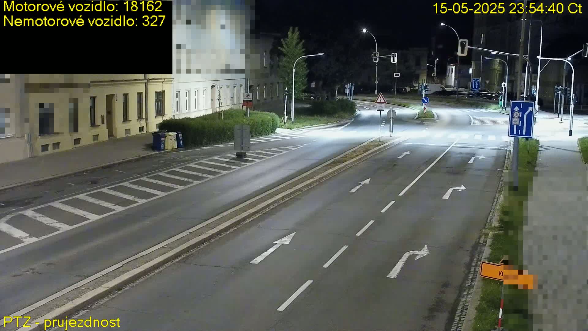 Kroměříž, Husovo & Kotojedska Náměstí Square /ul. 1.Máje (1 May Street) Junction Live Cam - Kromeriz, Zlin, Czechia