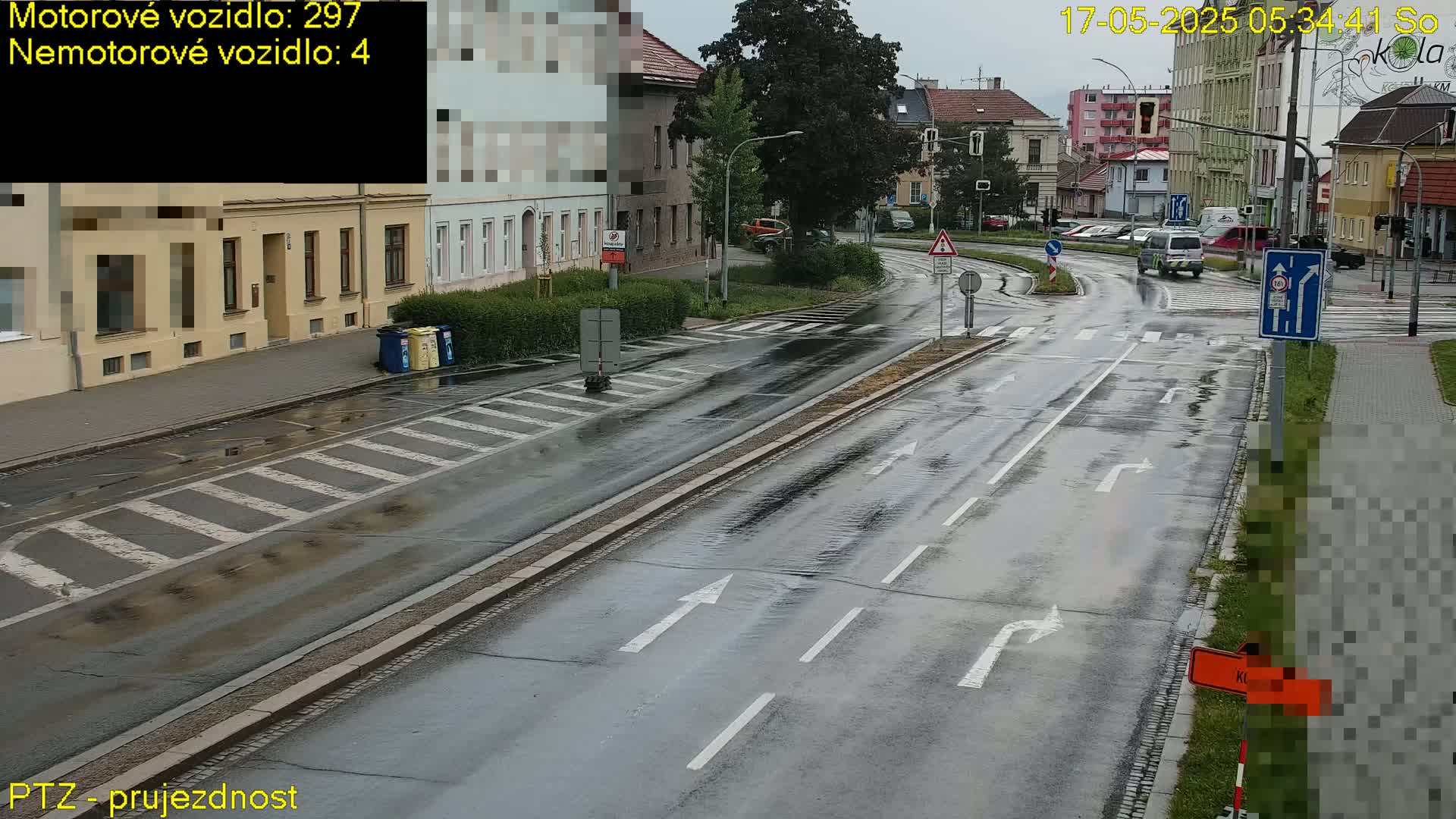 Kroměříž, Husovo & Kotojedska Náměstí Square /ul. 1.Máje (1 May Street) Junction Live Cam - Kromeriz, Zlin, Czechia