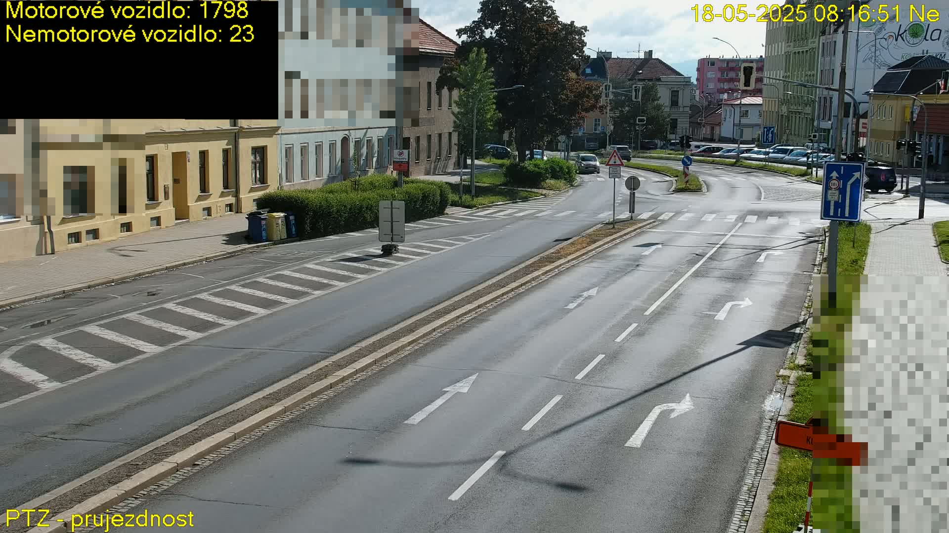 Kroměříž, Husovo & Kotojedska Náměstí Square /ul. 1.Máje (1 May Street) Junction Live Cam - Kromeriz, Zlin, Czechia