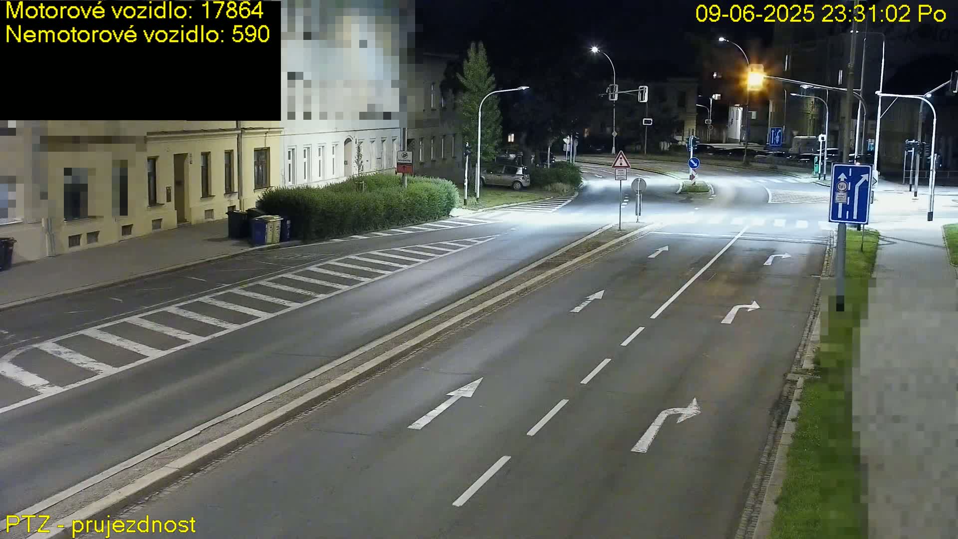 Kroměříž, Husovo & Kotojedska Náměstí Square /ul. 1.Máje (1 May Street) Junction Live Cam - Kromeriz, Zlin, Czechia