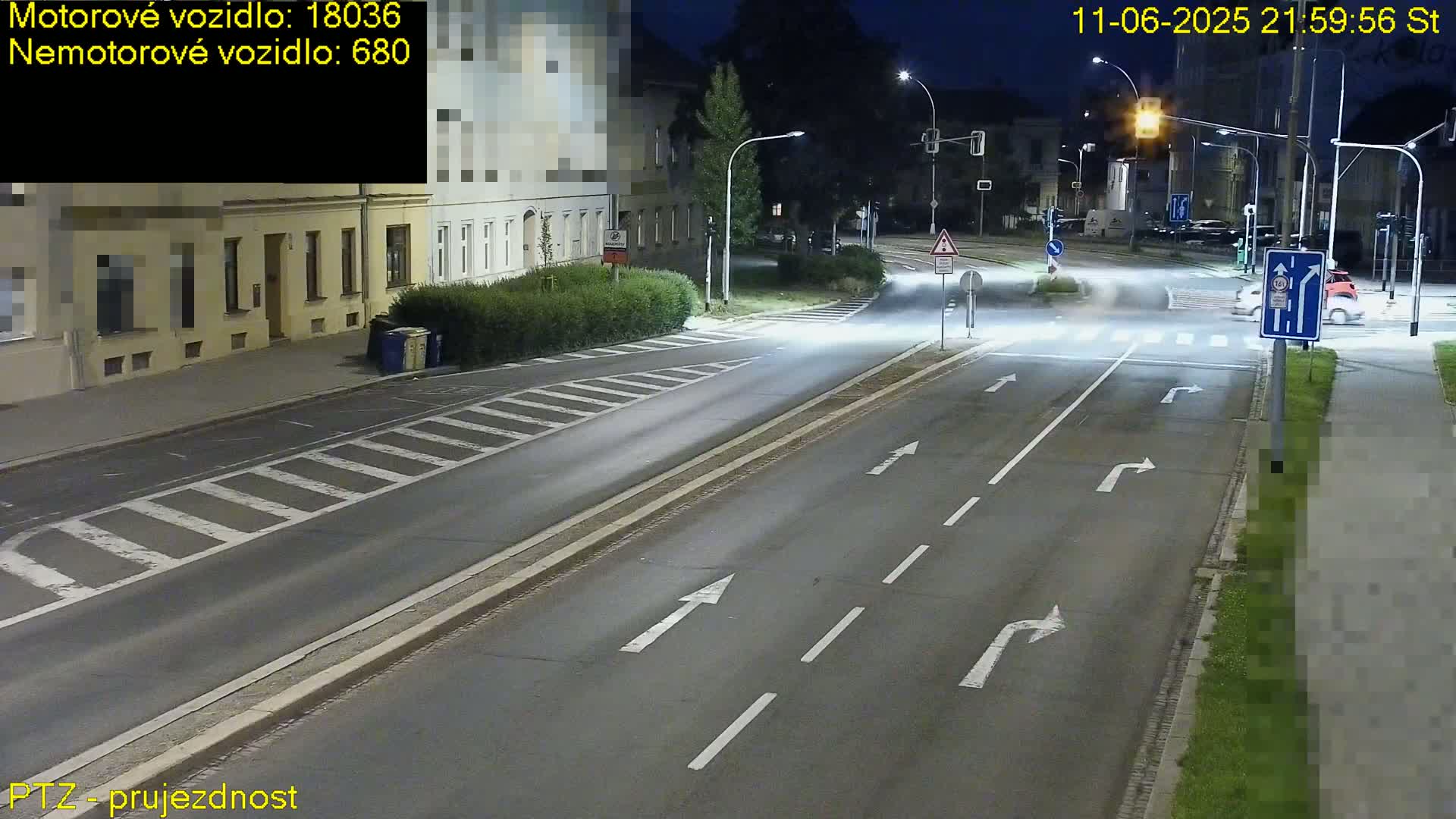 Kroměříž, Husovo & Kotojedska Náměstí Square /ul. 1.Máje (1 May Street) Junction Live Cam - Kromeriz, Zlin, Czechia