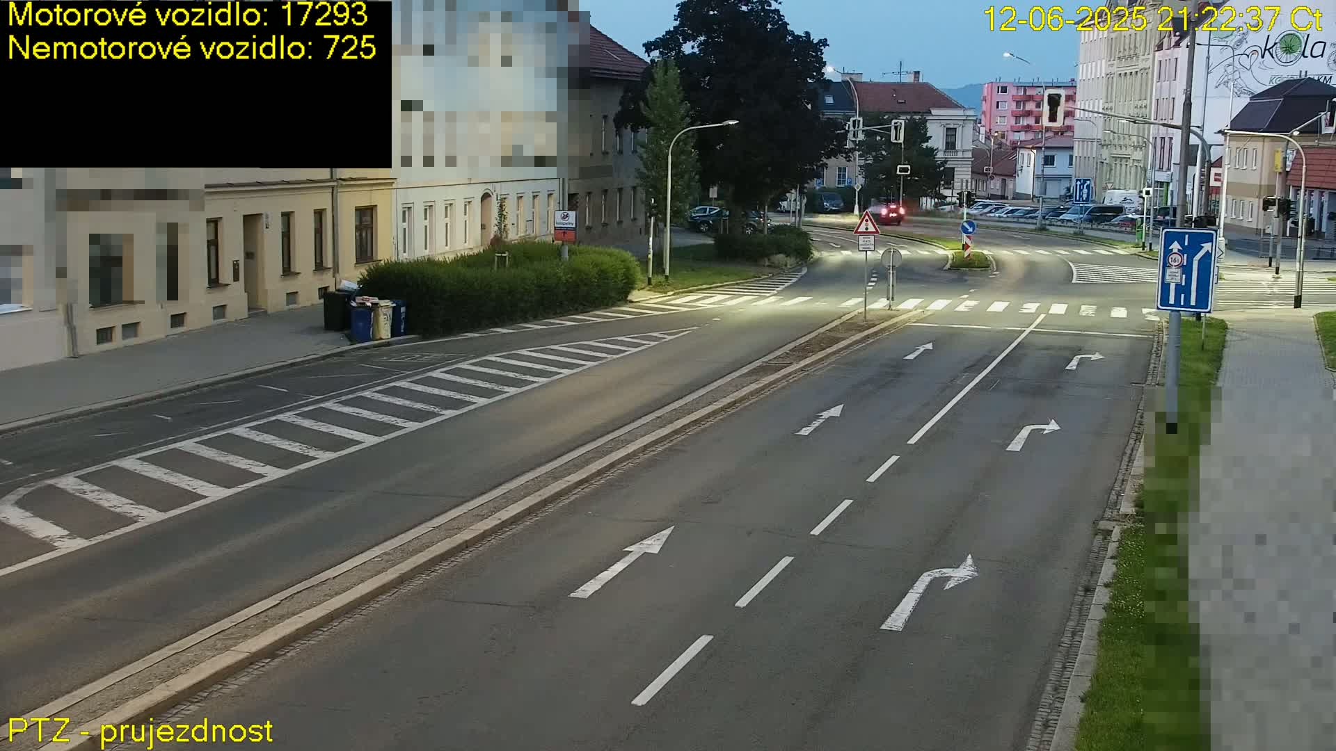 Kroměříž, Husovo & Kotojedska Náměstí Square /ul. 1.Máje (1 May Street) Junction Live Cam - Kromeriz, Zlin, Czechia
