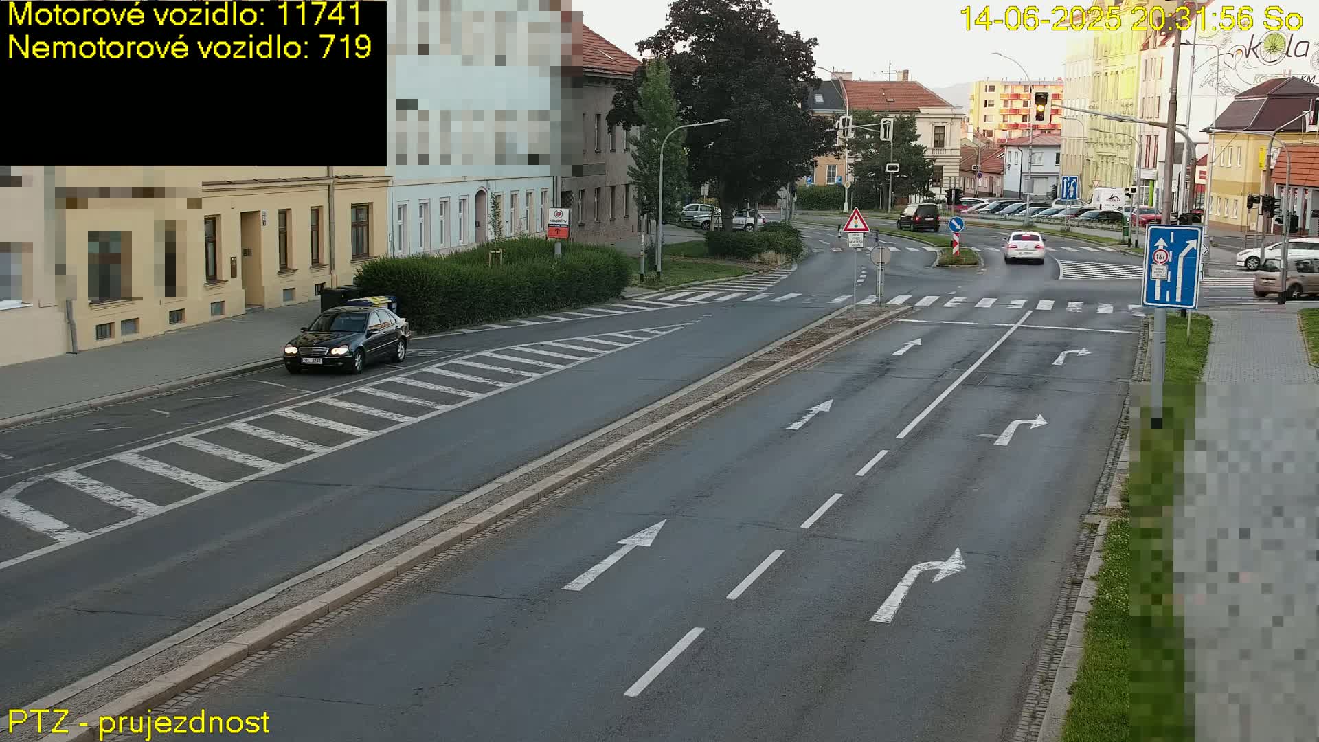 Kroměříž, Husovo & Kotojedska Náměstí Square /ul. 1.Máje (1 May Street) Junction Live Cam - Kromeriz, Zlin, Czechia