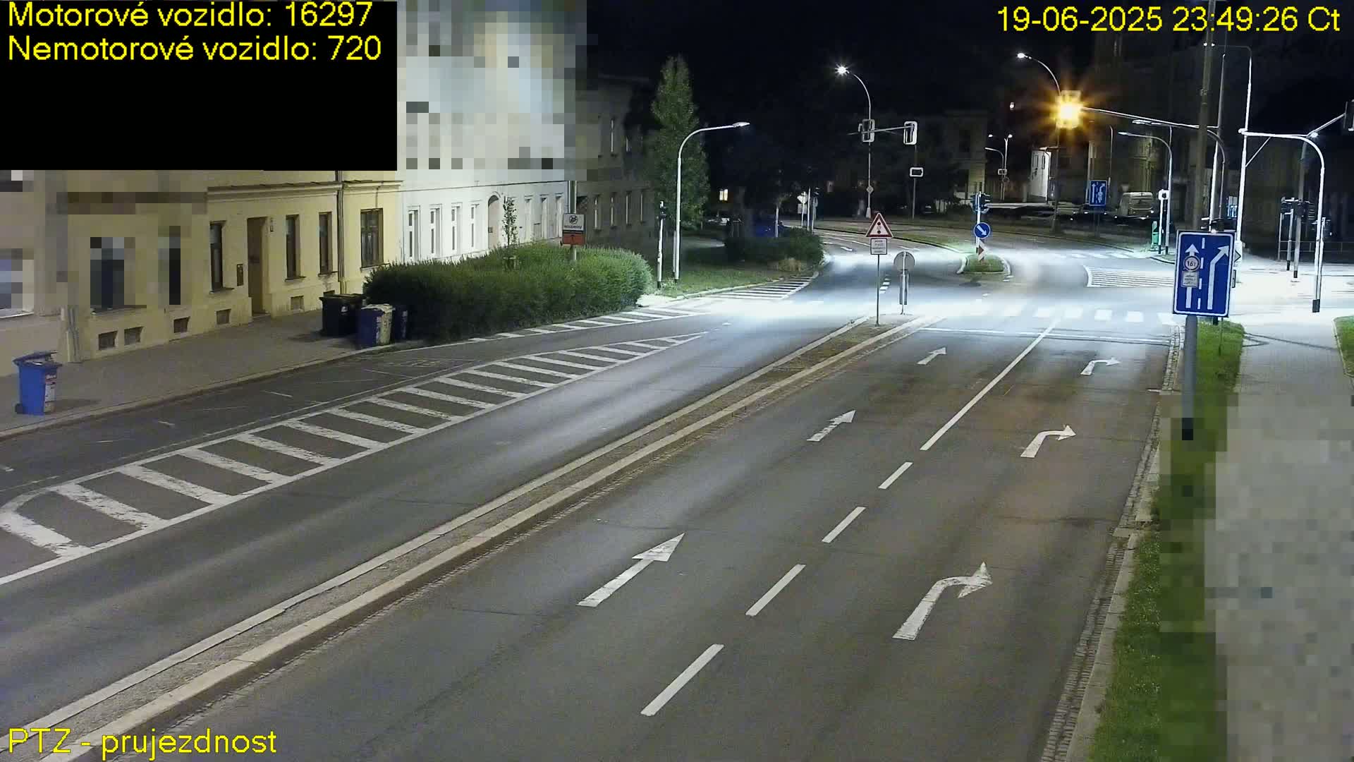 Kroměříž, Husovo & Kotojedska Náměstí Square /ul. 1.Máje (1 May Street) Junction Live Cam - Kromeriz, Zlin, Czechia