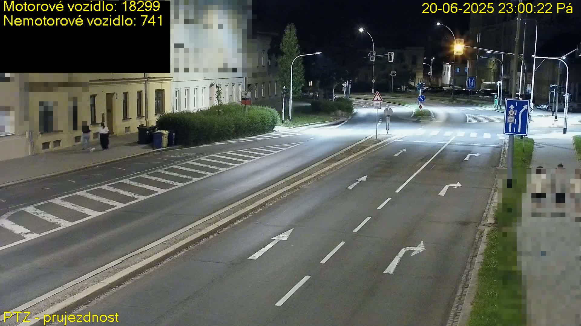 Kroměříž, Husovo & Kotojedska Náměstí Square /ul. 1.Máje (1 May Street) Junction Live Cam - Kromeriz, Zlin, Czechia