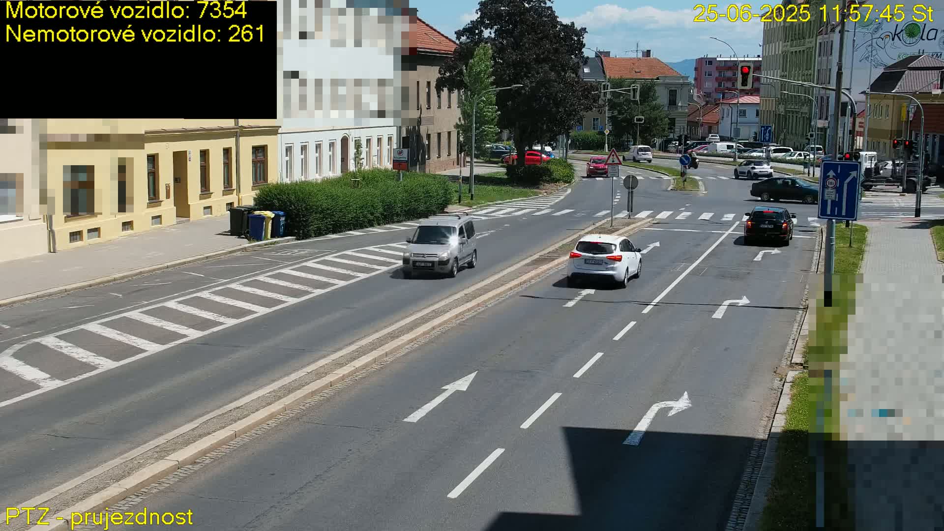 Kroměříž, Husovo & Kotojedska Náměstí Square /ul. 1.Máje (1 May Street) Junction Live Cam - Kromeriz, Zlin, Czechia
