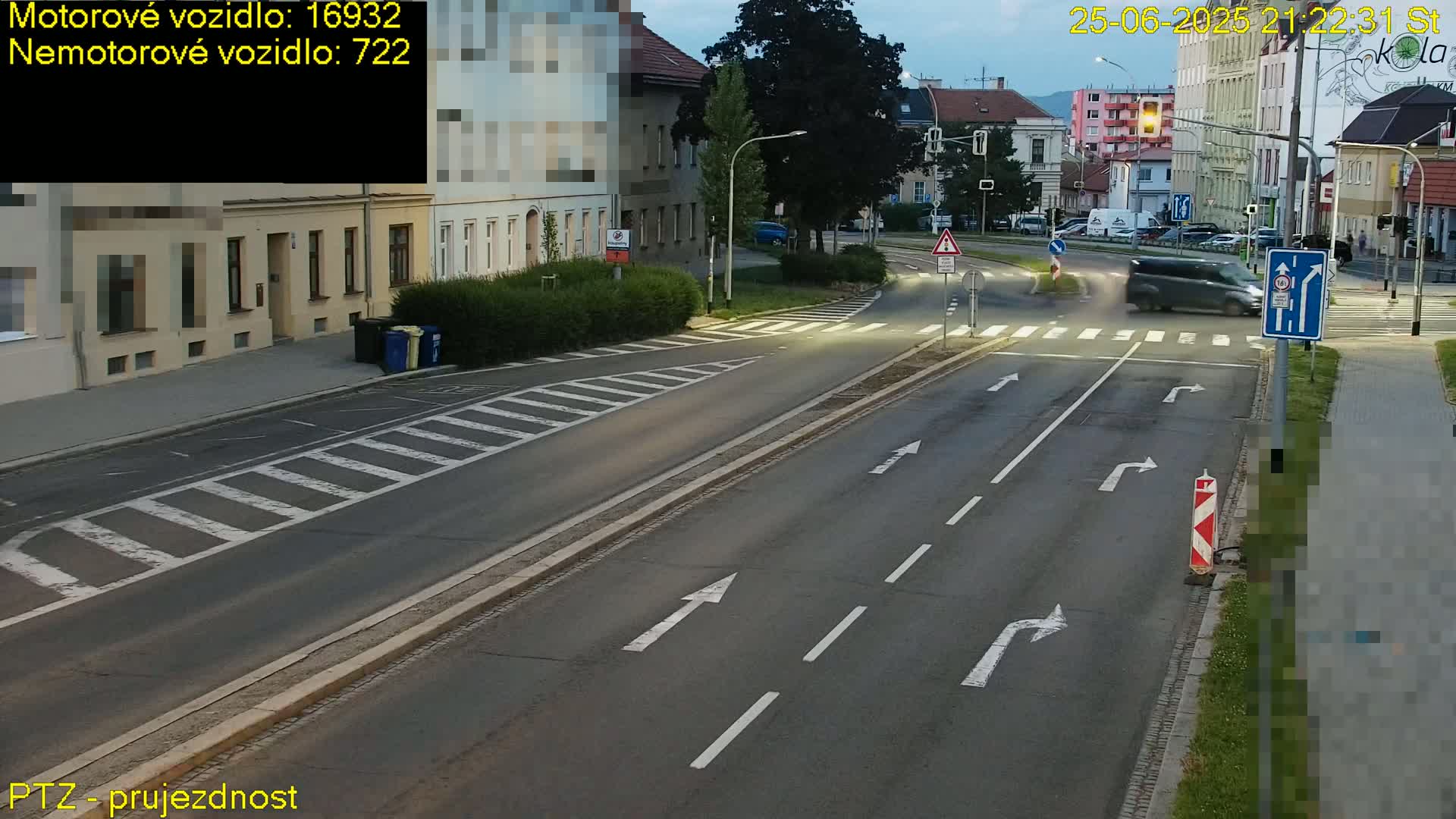 Kroměříž, Husovo & Kotojedska Náměstí Square /ul. 1.Máje (1 May Street) Junction Live Cam - Kromeriz, Zlin, Czechia
