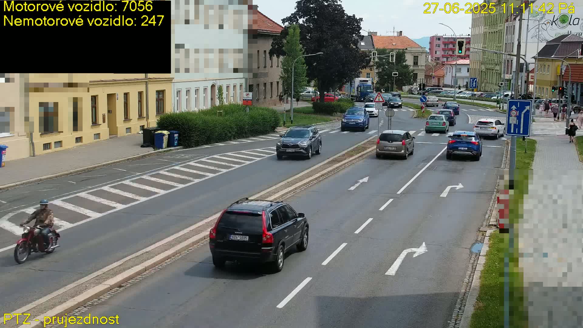 Kroměříž, Husovo & Kotojedska Náměstí Square /ul. 1.Máje (1 May Street) Junction Live Cam - Kromeriz, Zlin, Czechia