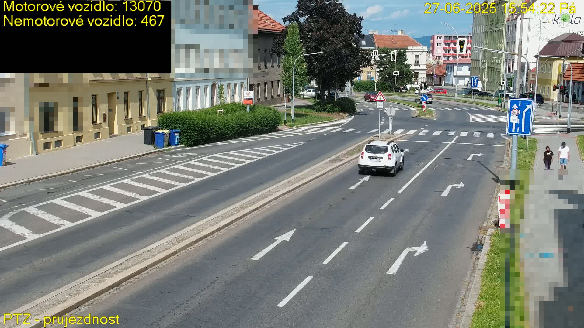 Kroměříž, Husovo & Kotojedska Náměstí Square /ul. 1.Máje (1 May Street) Junction Live Cam - Kromeriz, Zlin, Czechia