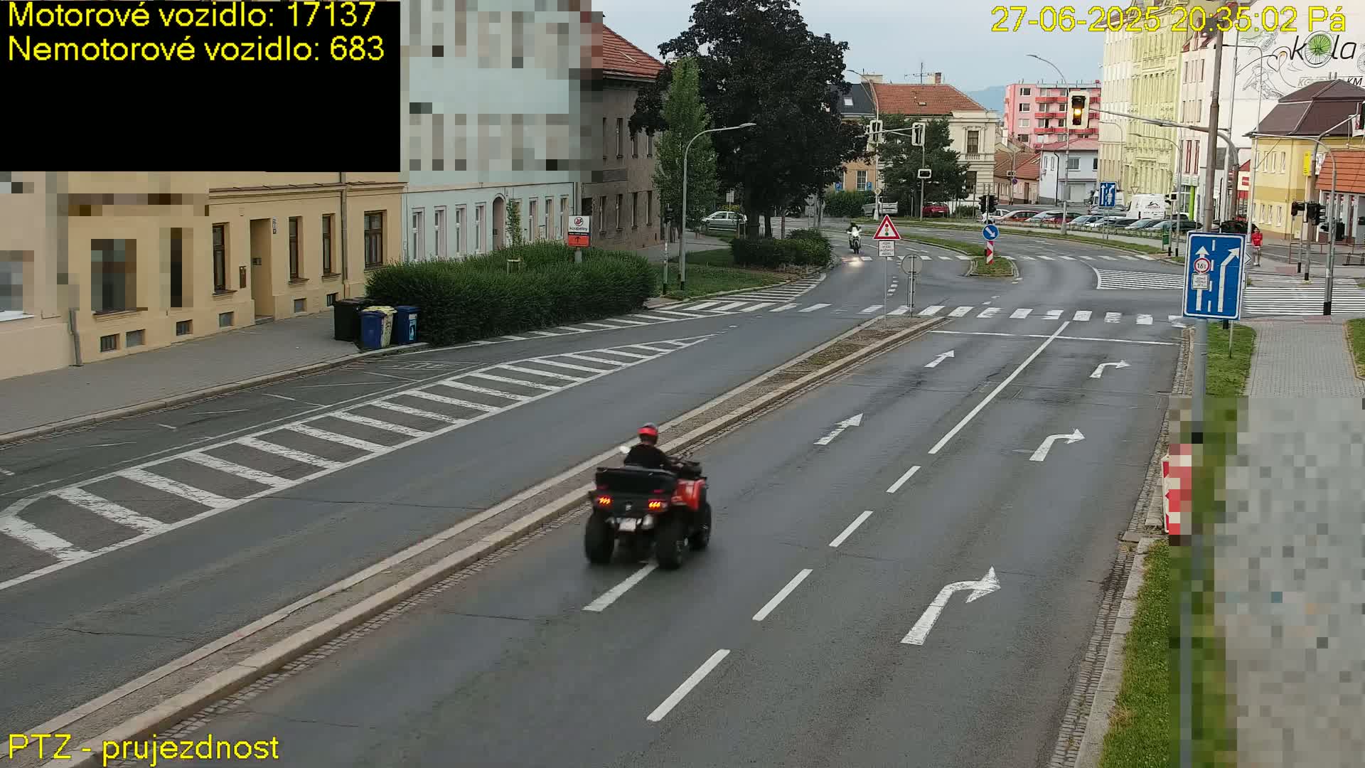 Kroměříž, Husovo & Kotojedska Náměstí Square /ul. 1.Máje (1 May Street) Junction Live Cam - Kromeriz, Zlin, Czechia