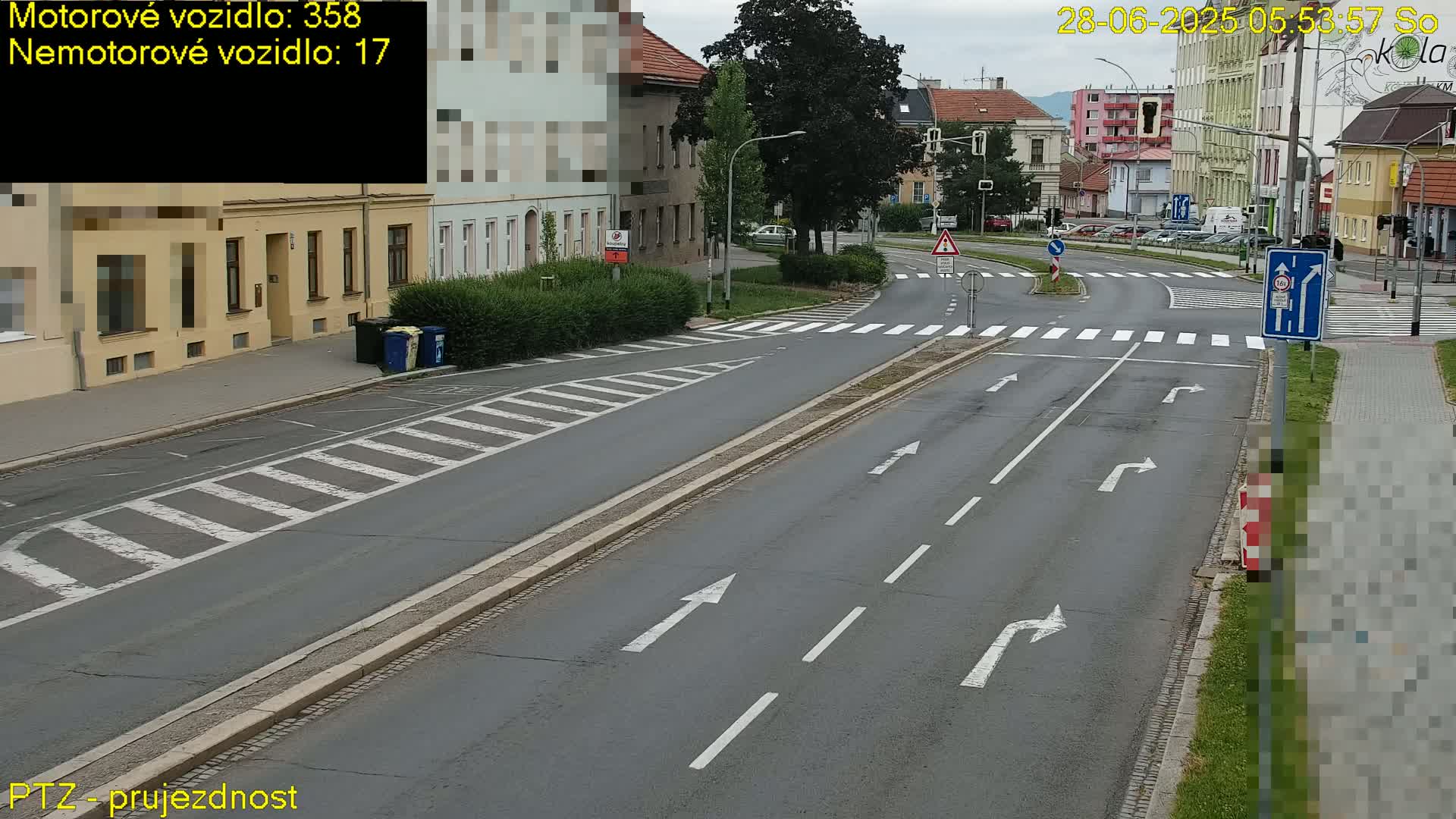 Kroměříž, Husovo & Kotojedska Náměstí Square /ul. 1.Máje (1 May Street) Junction Live Cam - Kromeriz, Zlin, Czechia